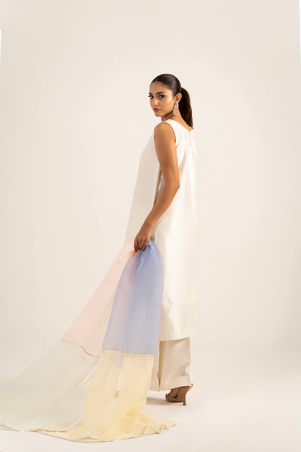 https://ayesha-somaya.com/wp-content/uploads/2025/09/DSC02636.jpg