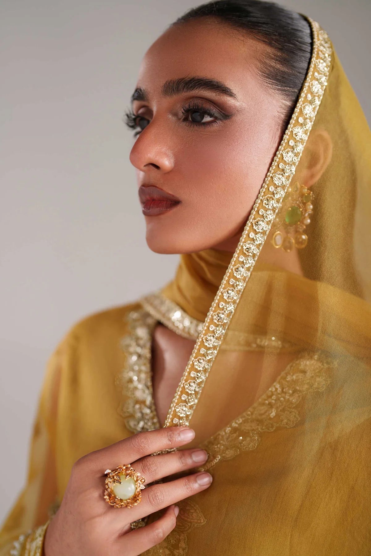Akbar Aslam – Paree Style