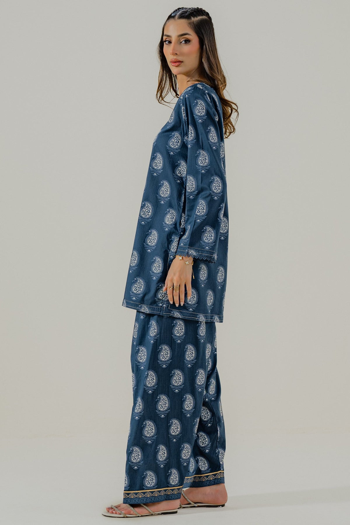 Paisleys 2 piece