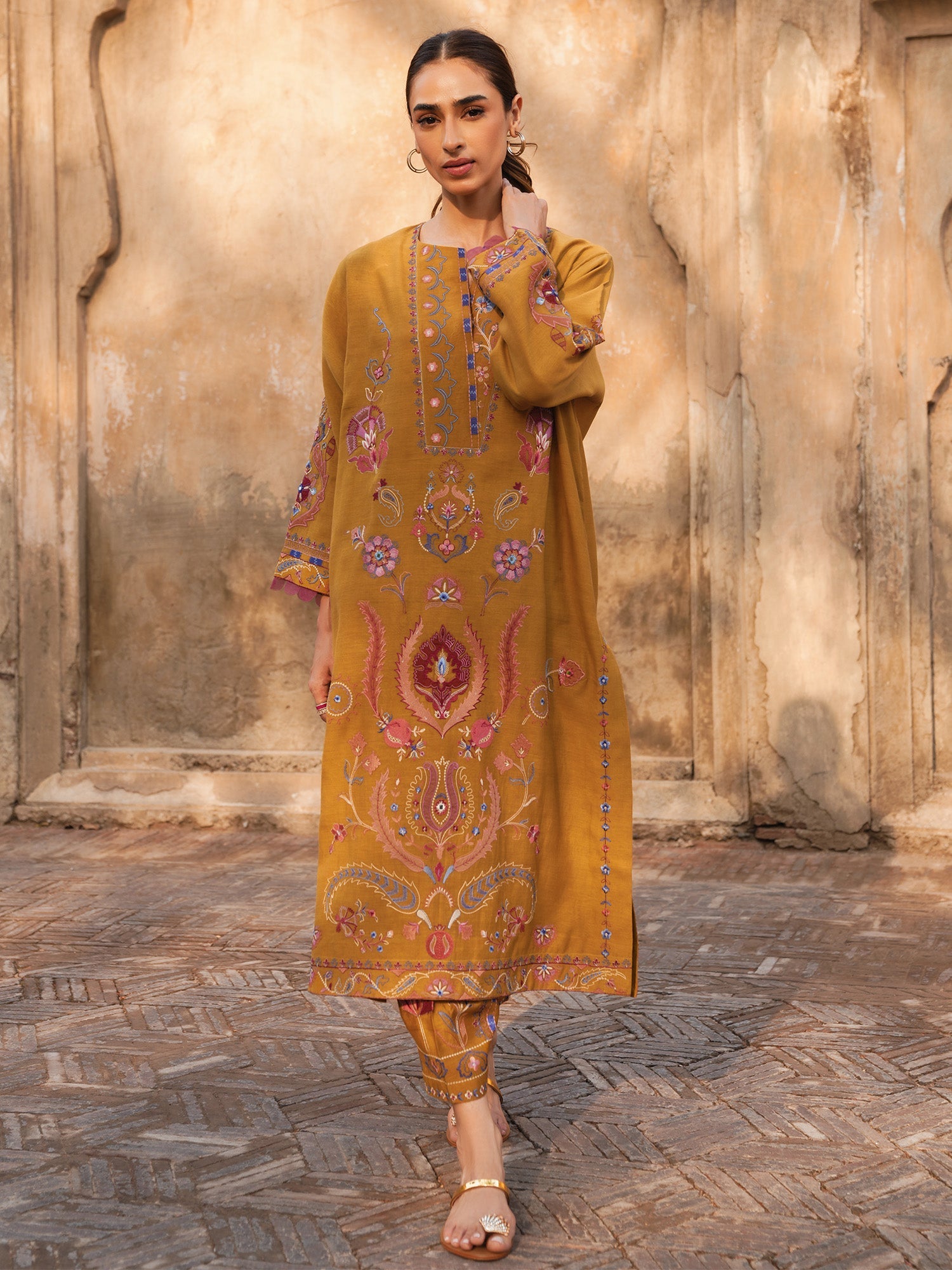 misha-lakhani-pool-30990747
