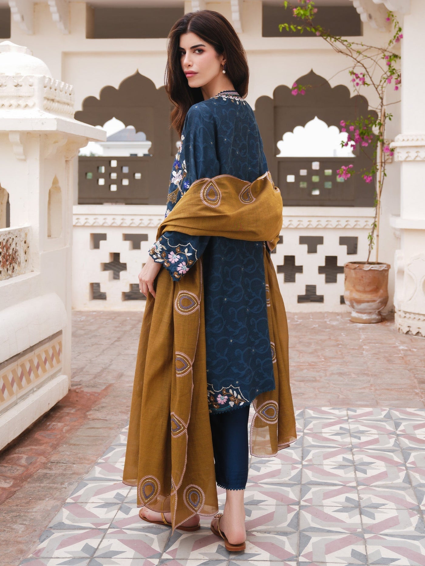 SKINNY MALTA, IZAAR & DUPATTA