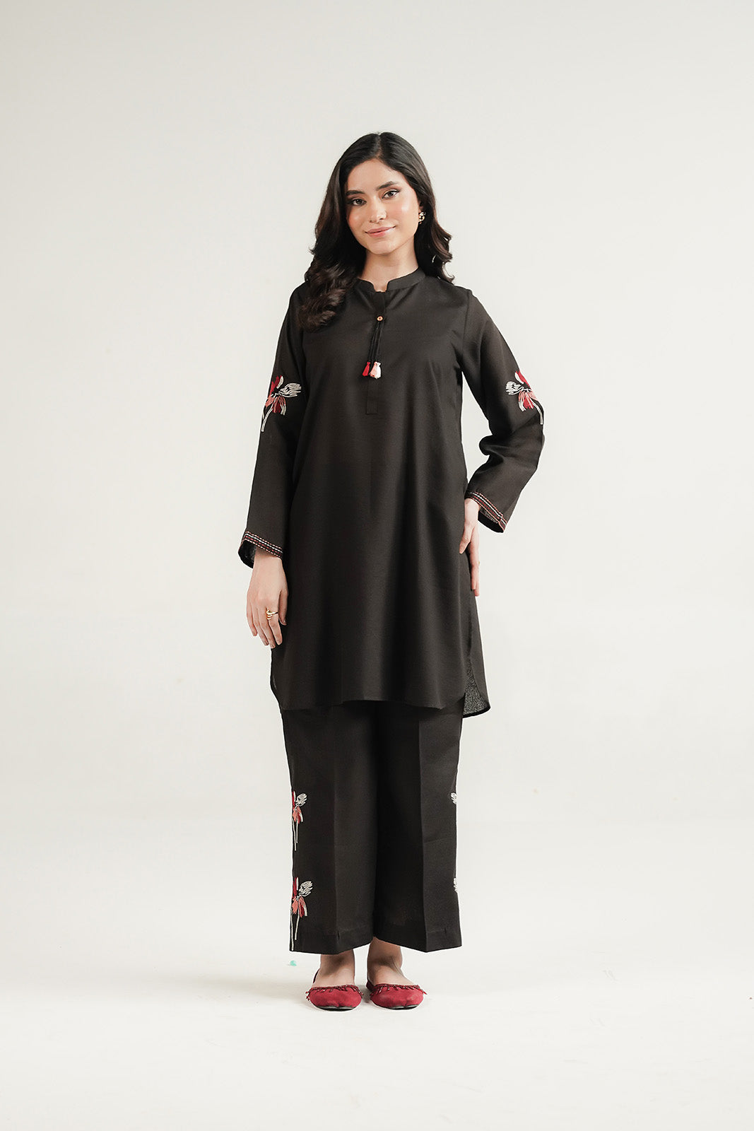 2 Piece Lawn Karandi Embroidered Suit (CP0556)