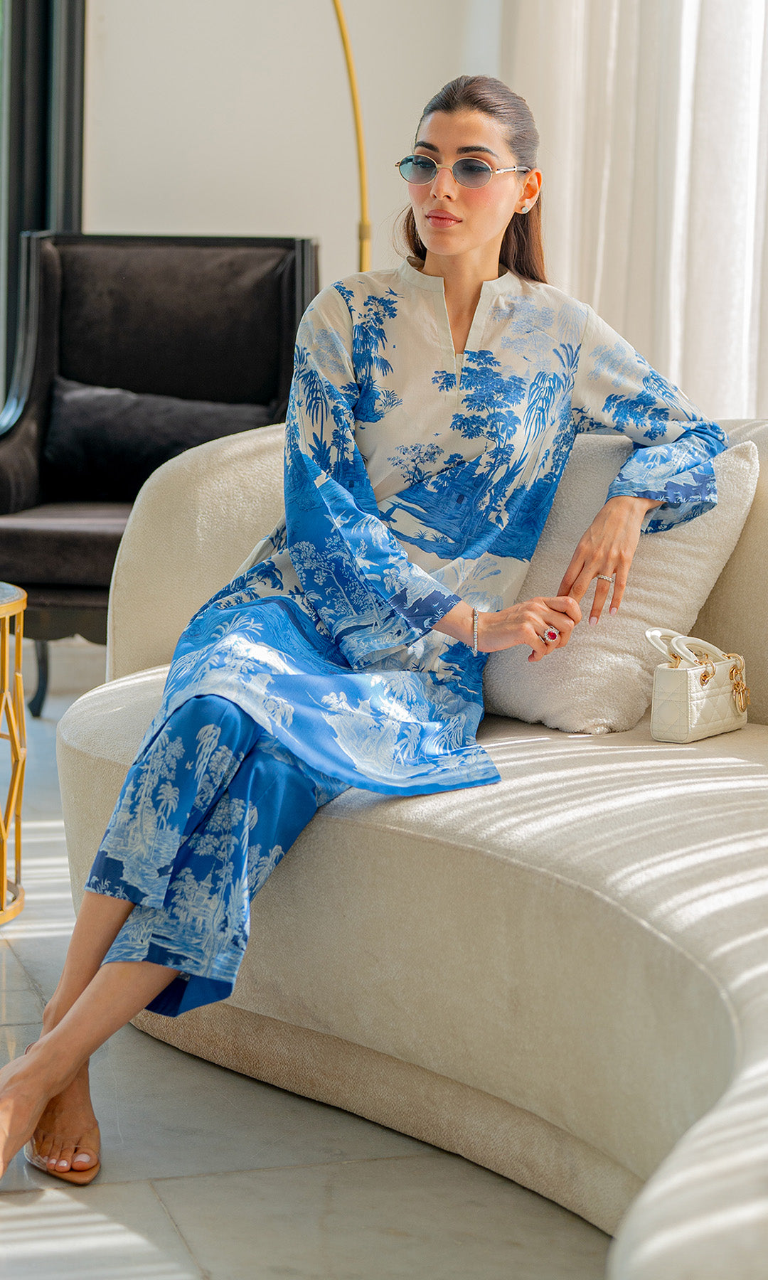Vignettes In Blue
