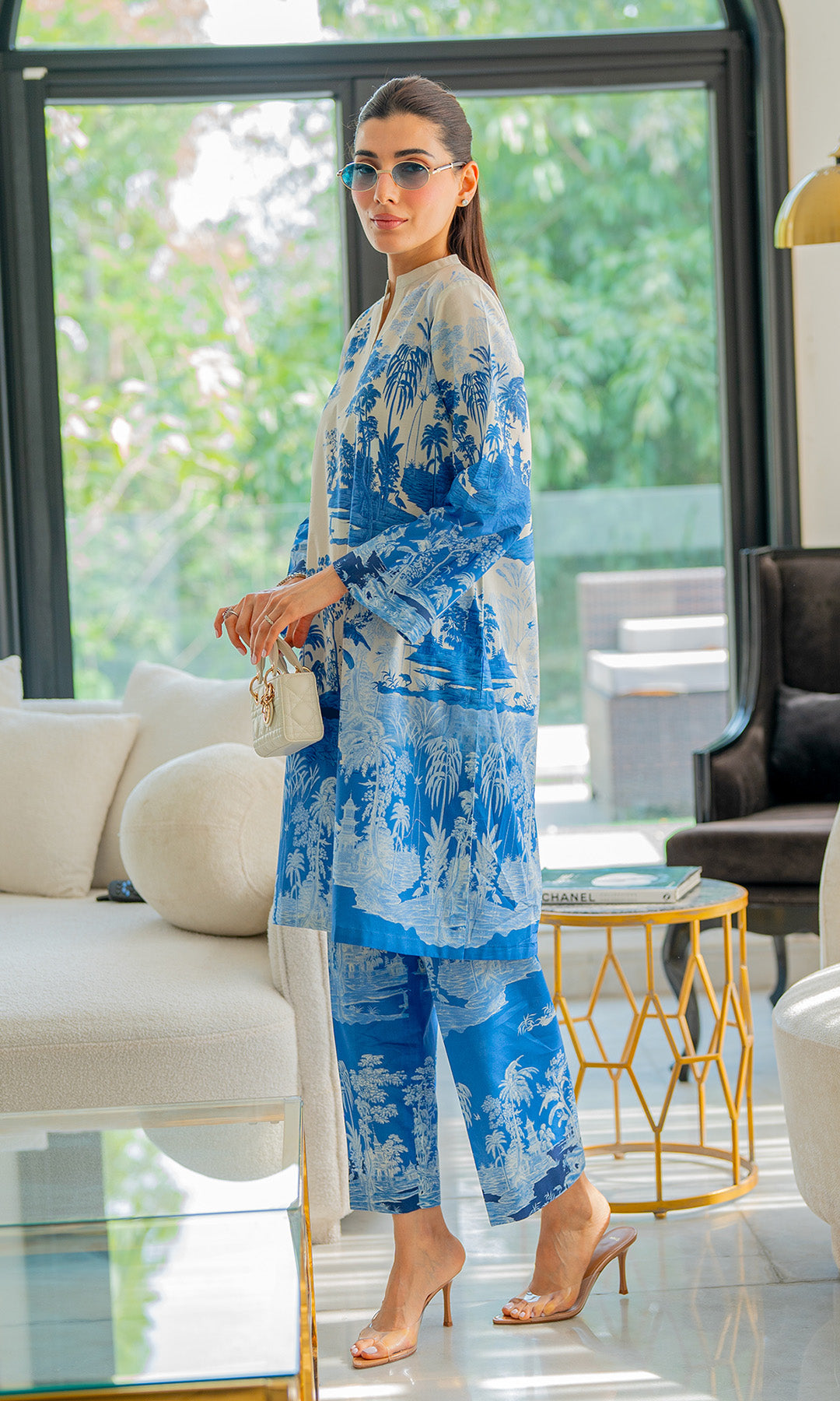 Vignettes In Blue