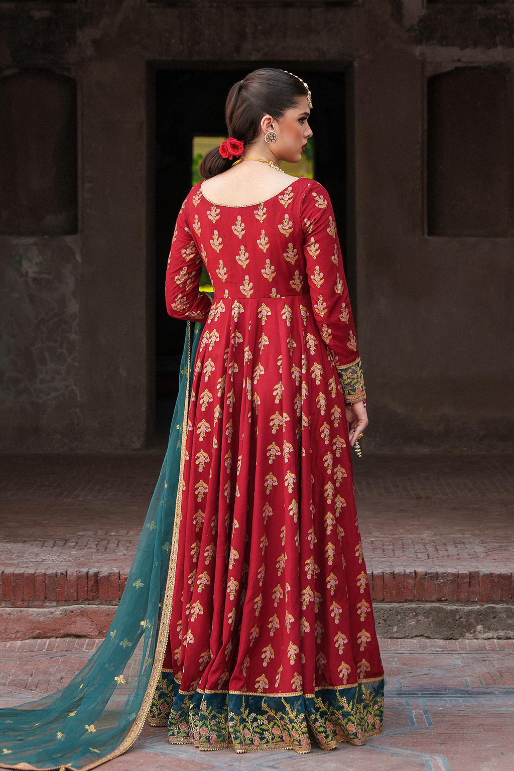 Saad Shaikh – Scarlet Style