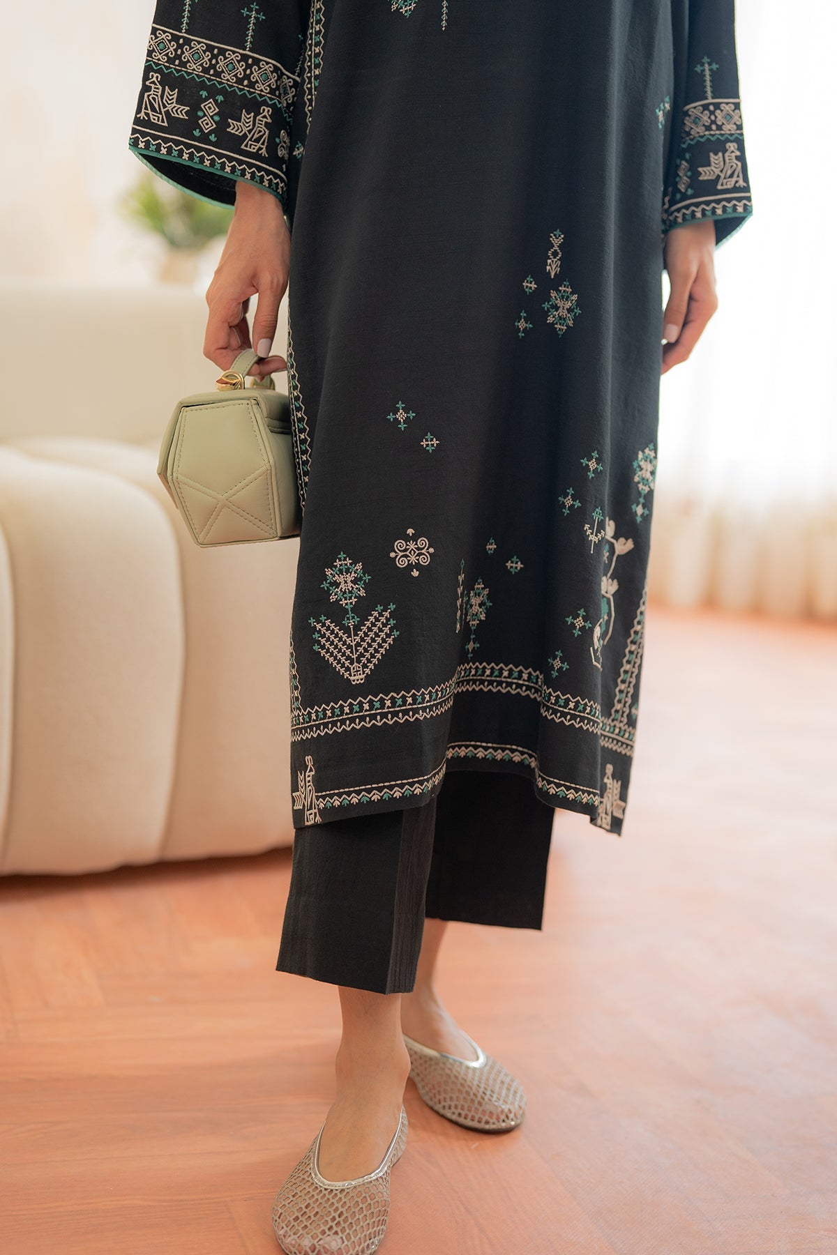 https://cdn.shopify.com/s/files/1/0704/5916/2937/files/DSC05329copy_84521882-9e15-49c1-9486-029a3349f335.jpg?v=1761918429