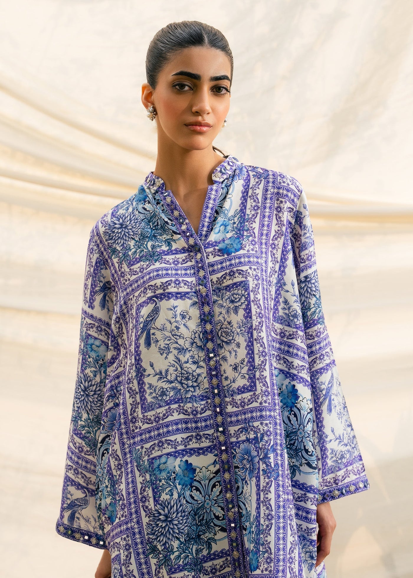 Vaneeza Kaftan by Alizay Saad