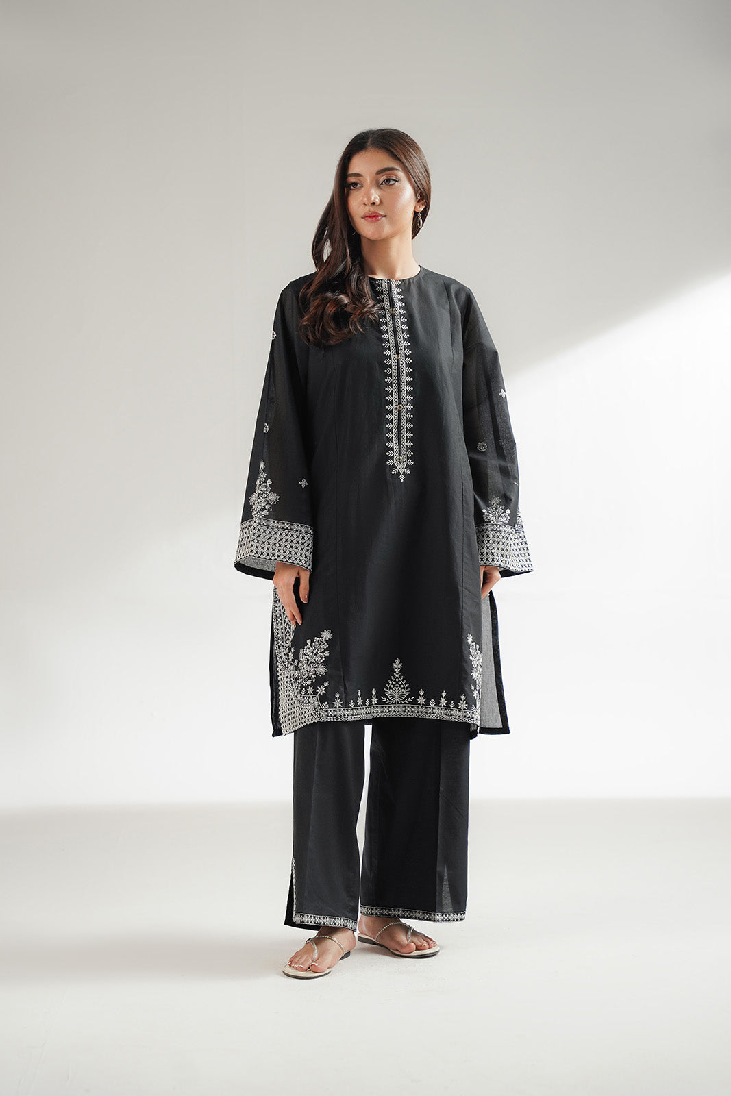 2 Piece Lawn Embroidered Suit (CS0547)