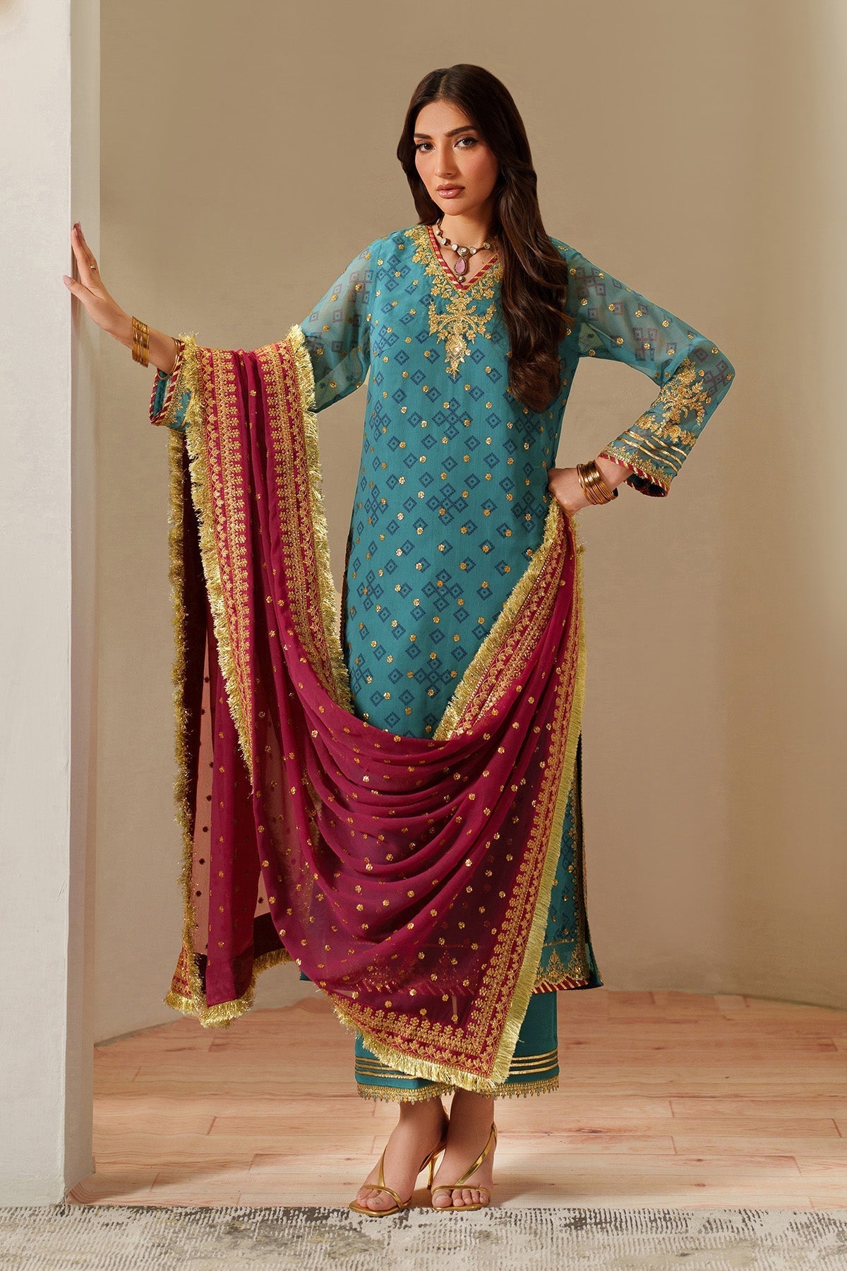 Alizeh – Elaira Style