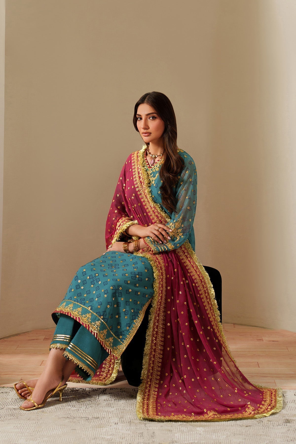 Alizeh – Elaira Style
