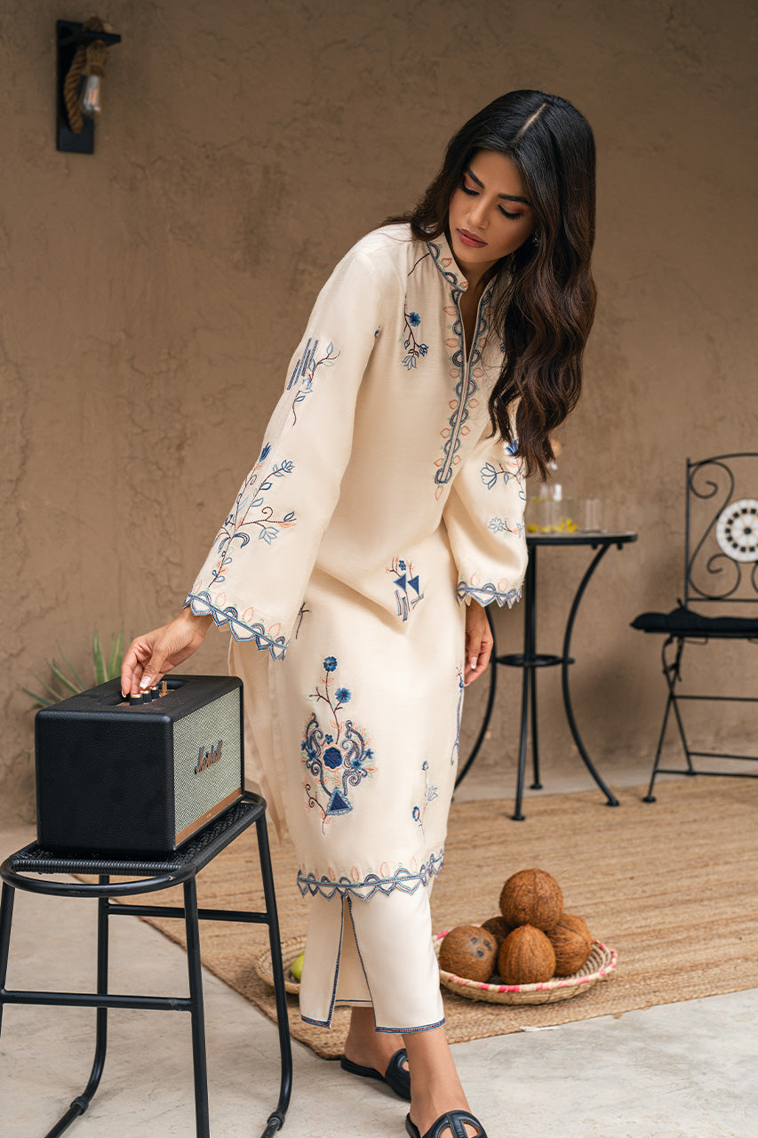 https://cdn.shopify.com/s/files/1/0612/6423/2692/files/DSC06242.jpg?v=1752496794