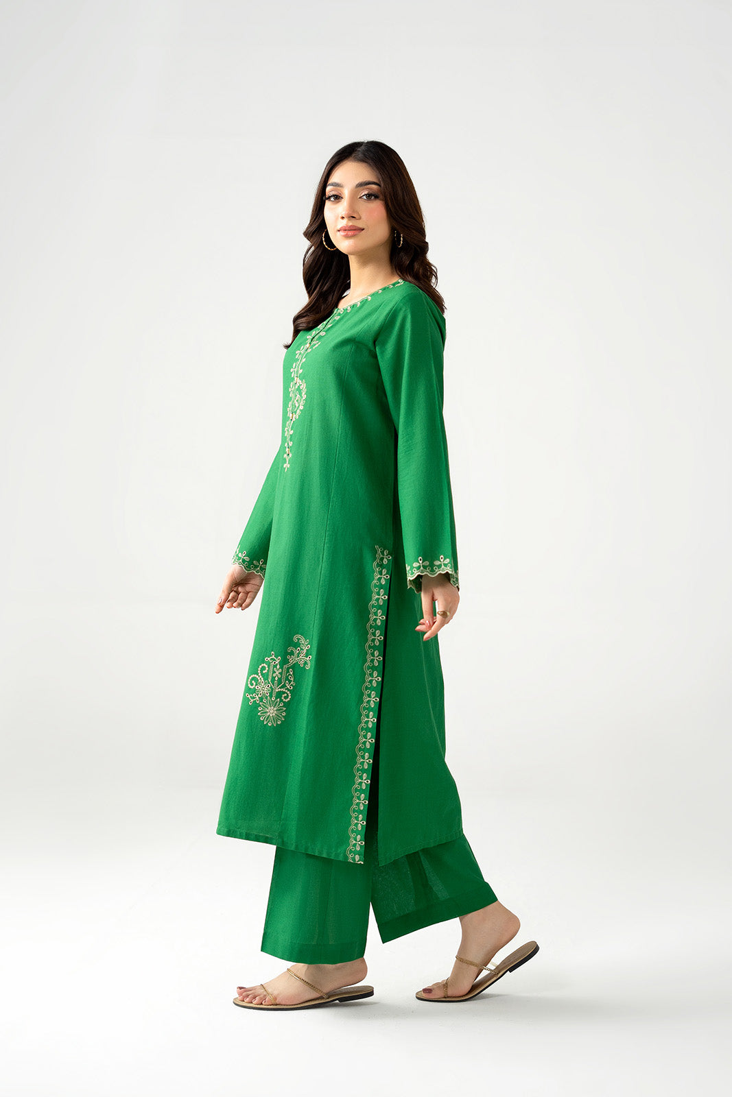 2 Piece Lawn Embroidered Suit (CP0522)