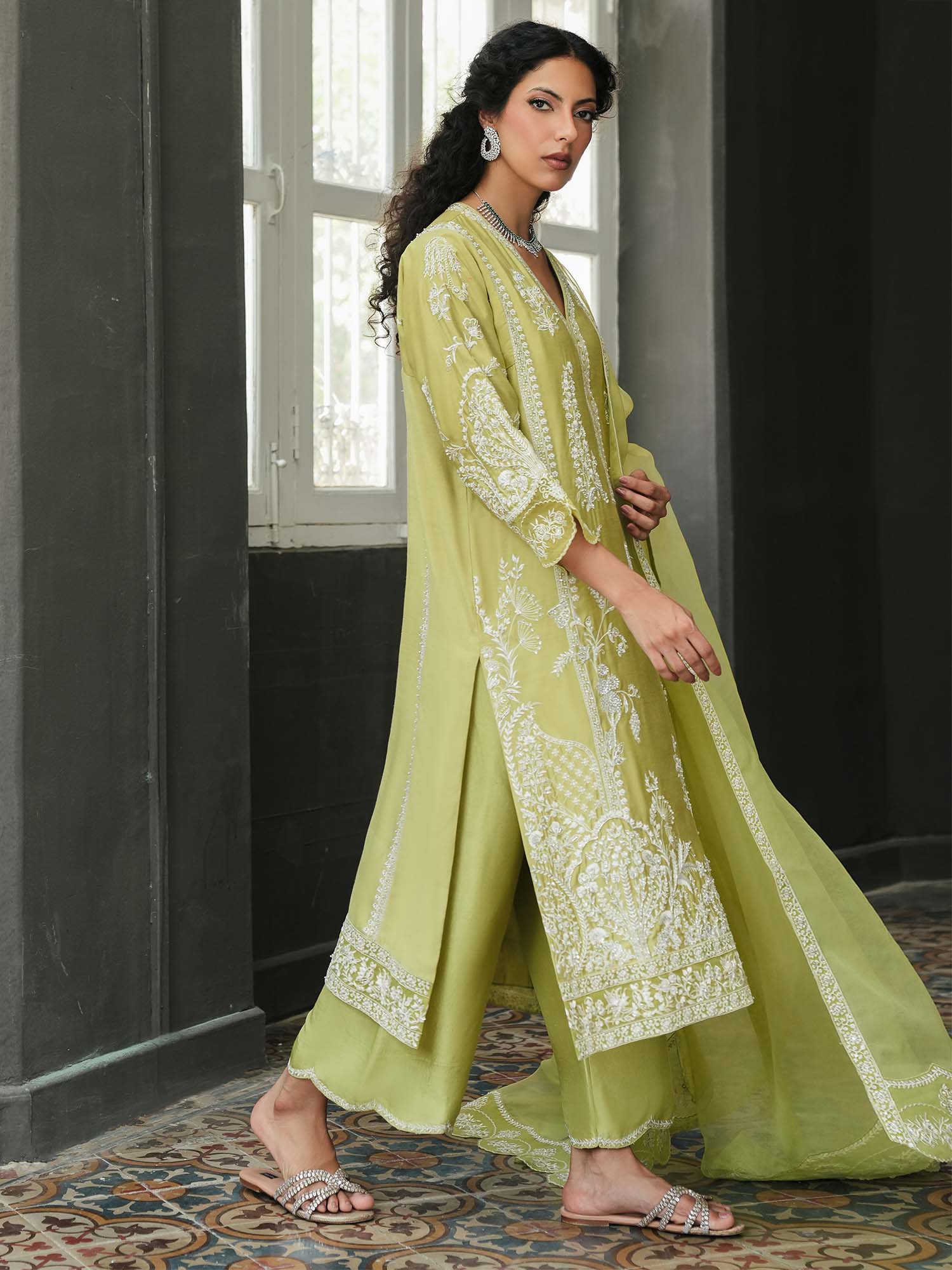 RAYA, IZAAR & DUPATTAraya-izaar-dupatta-1