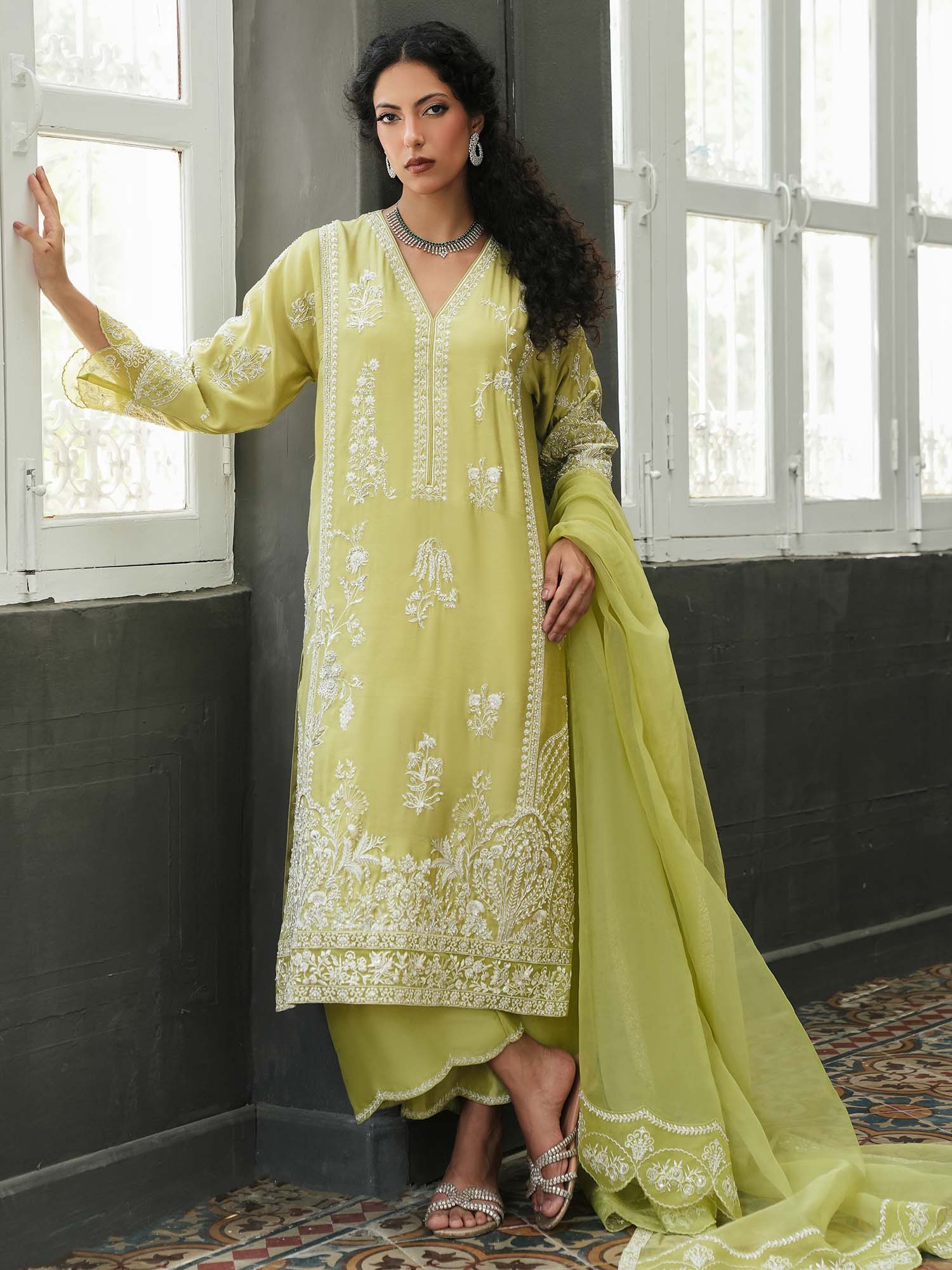 RAYA, IZAAR & DUPATTAraya-izaar-dupatta-1