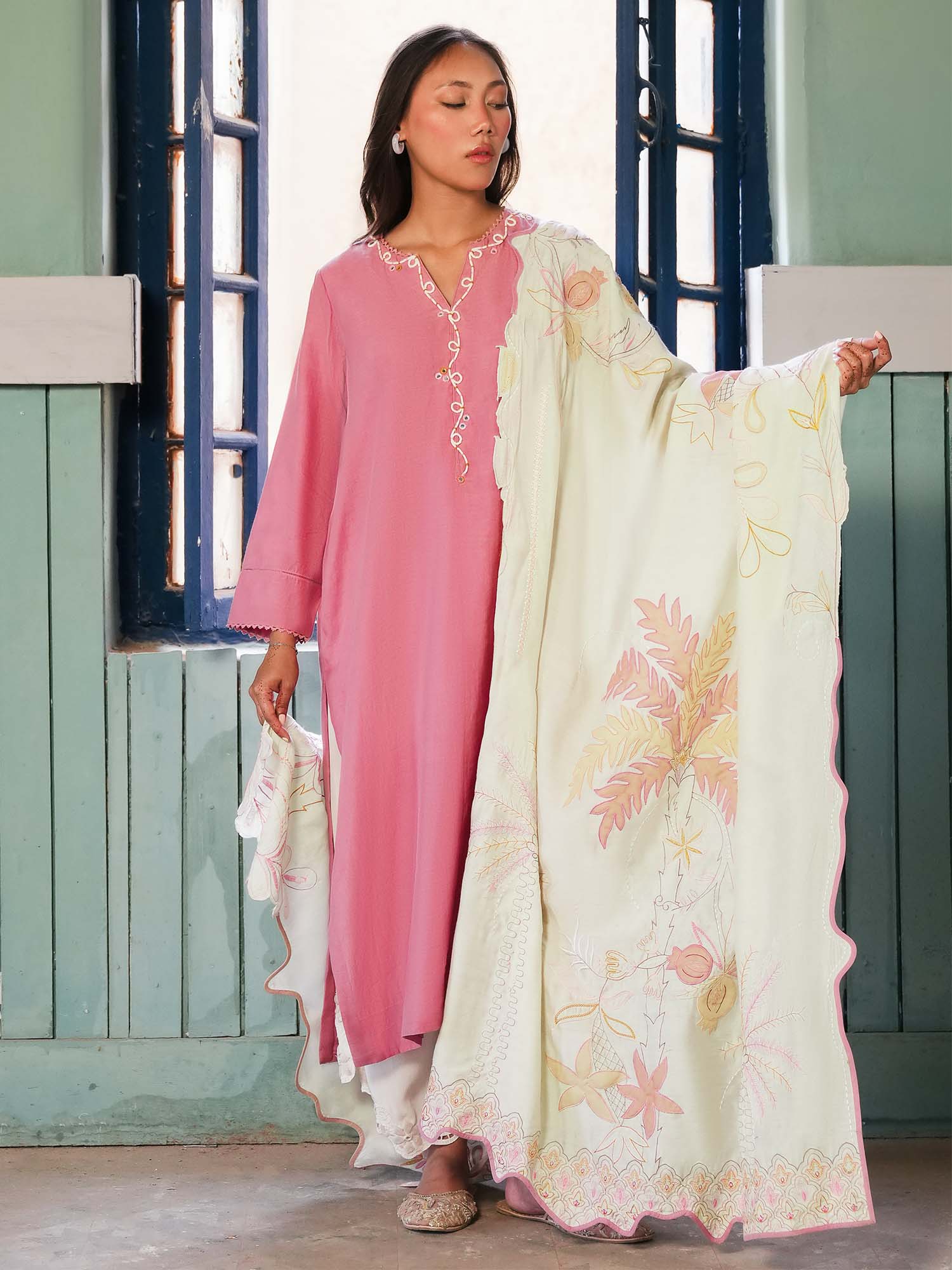 ALISHA & DUPATTAalisha-dupatta-4