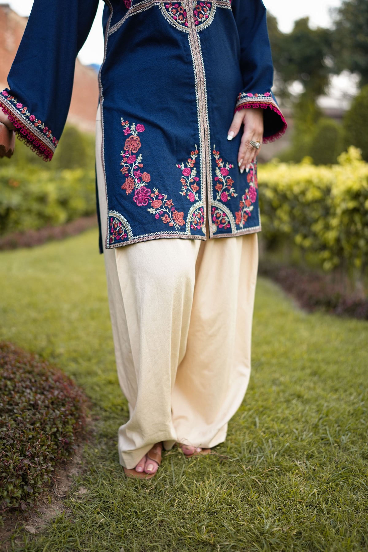 Aneelas Karandi Embroidered Shirt Trouser 2pc [KR-26-07]