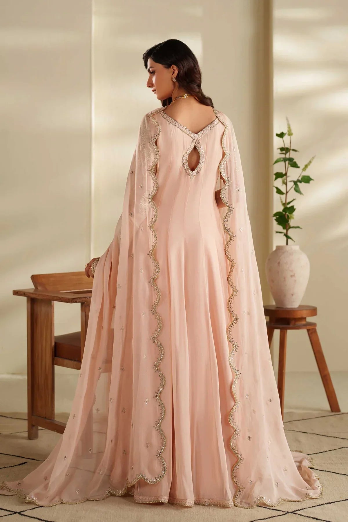Akbar Aslam – Nazie Style