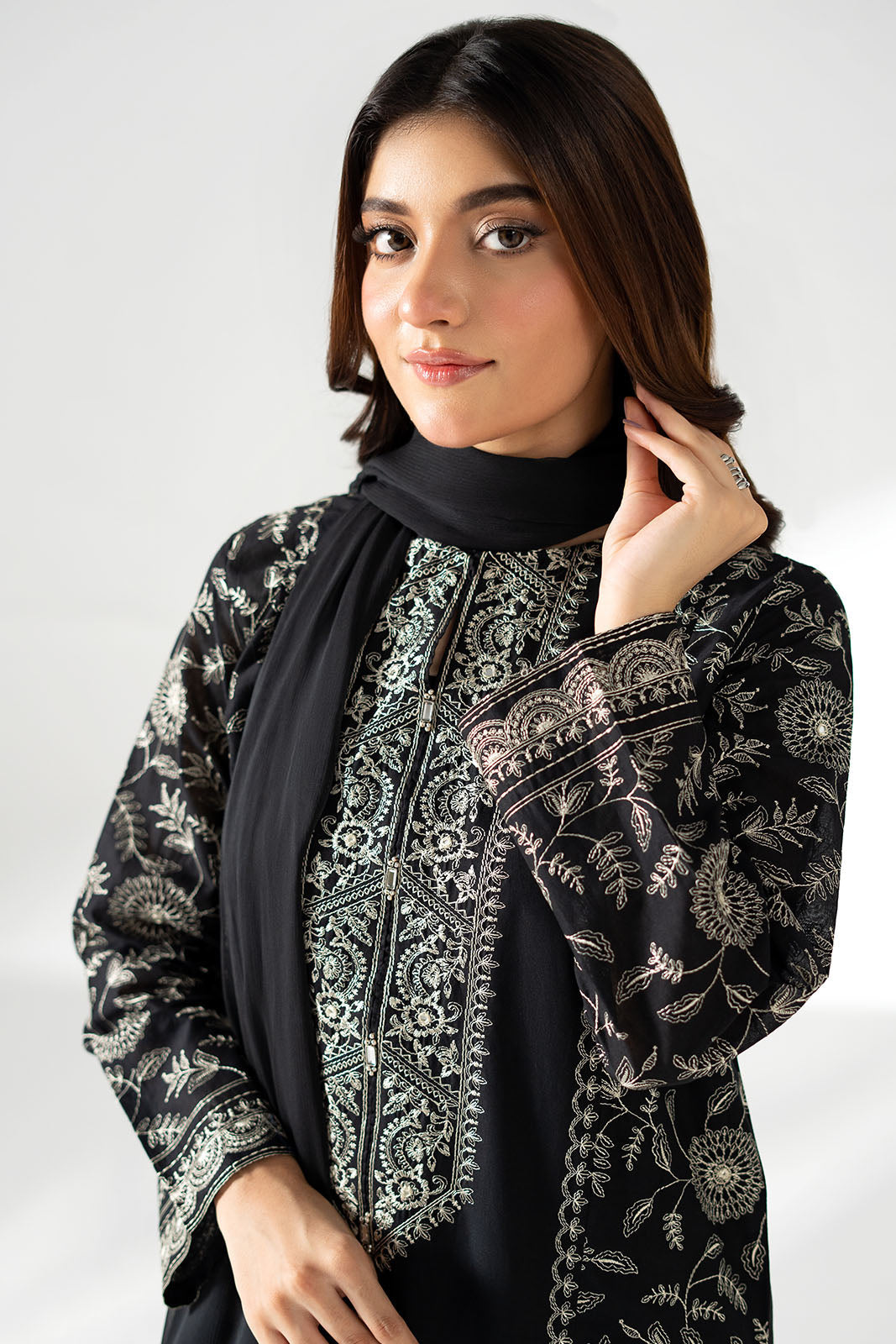 3 Piece Lawn Embroidered Suit (CS0639)
