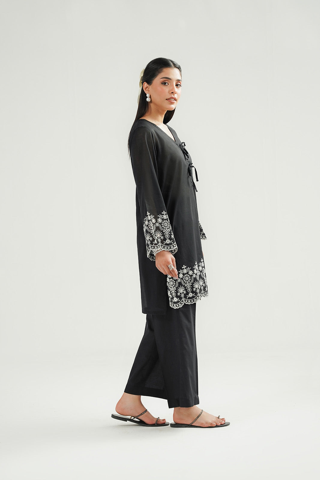 2 Piece Lawn Embroidered Suit (CF0194)