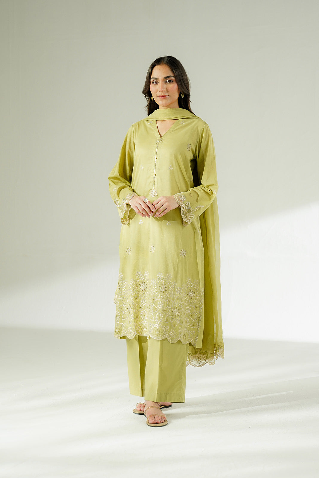 3 Piece Lawn Embroidered Suit (CS0641)