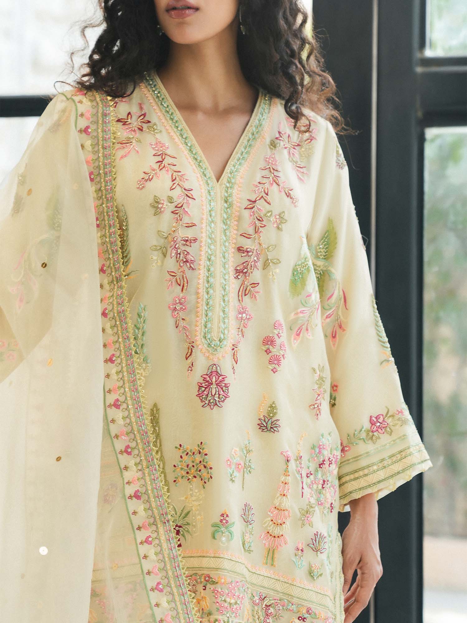 ALISHA, SKINNY SHALWAR & DUPATTAshort-alisha-skinny-shalwar-dupatta