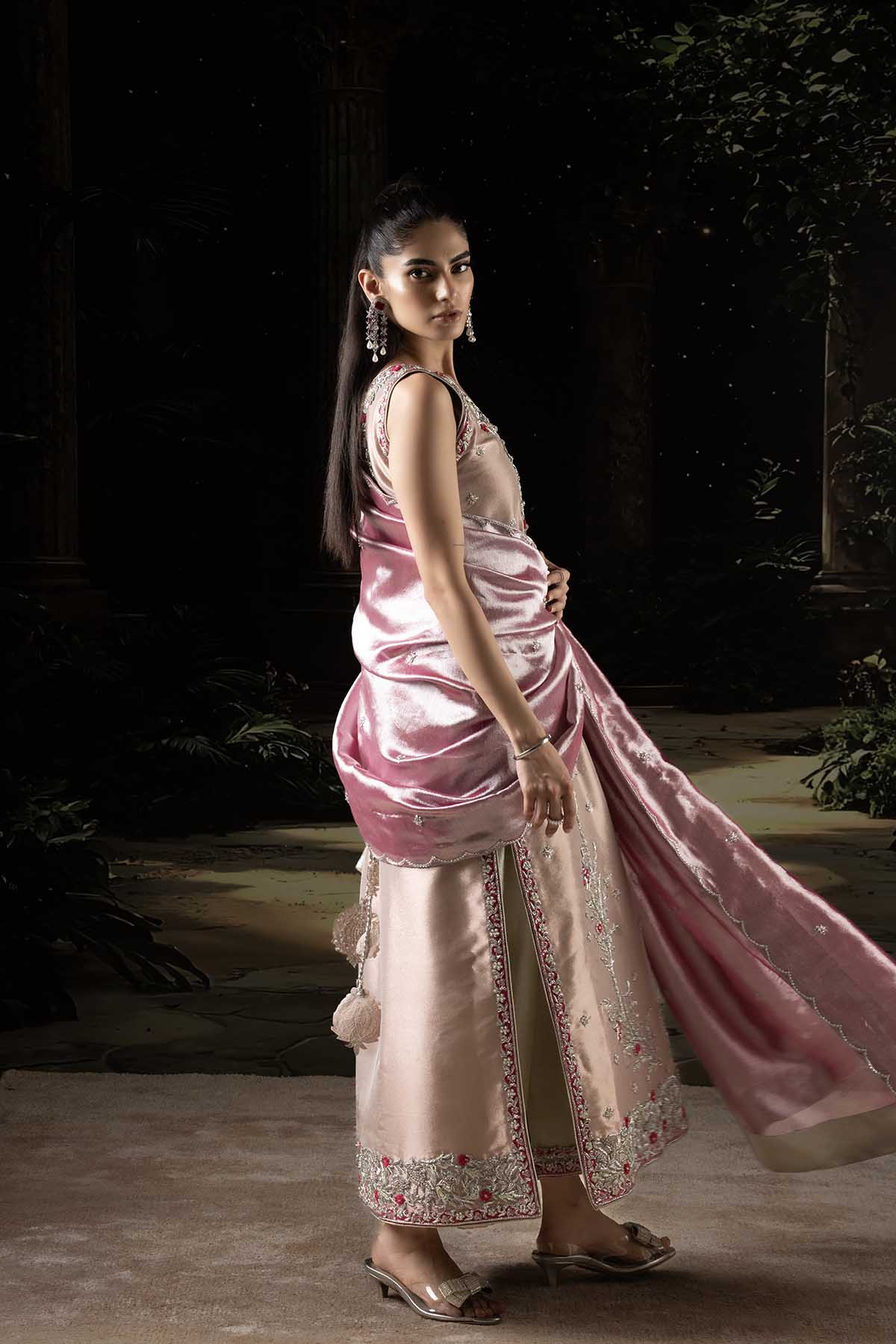 https://ayesha-somaya.com/wp-content/uploads/2025/09/DSC08167-copy.jpg