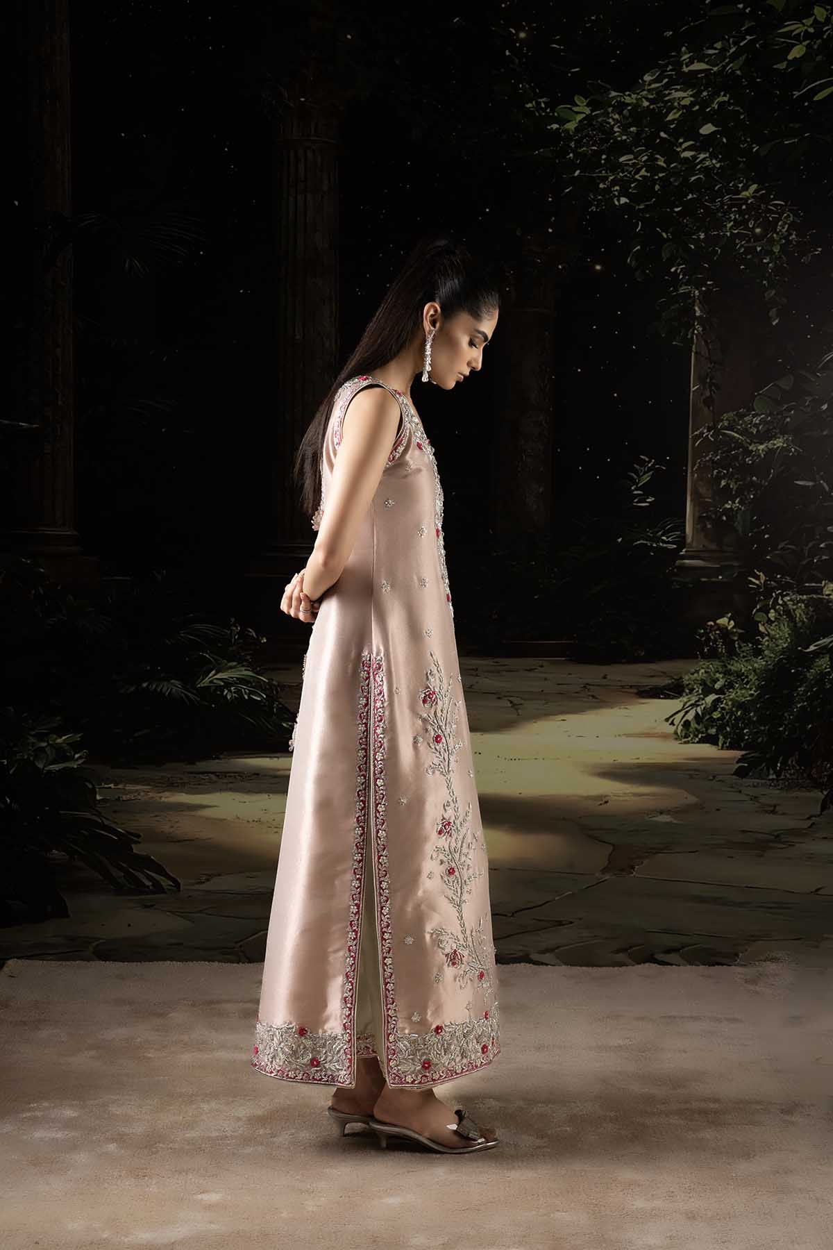 https://ayesha-somaya.com/wp-content/uploads/2025/09/DSC08168-copy.jpg