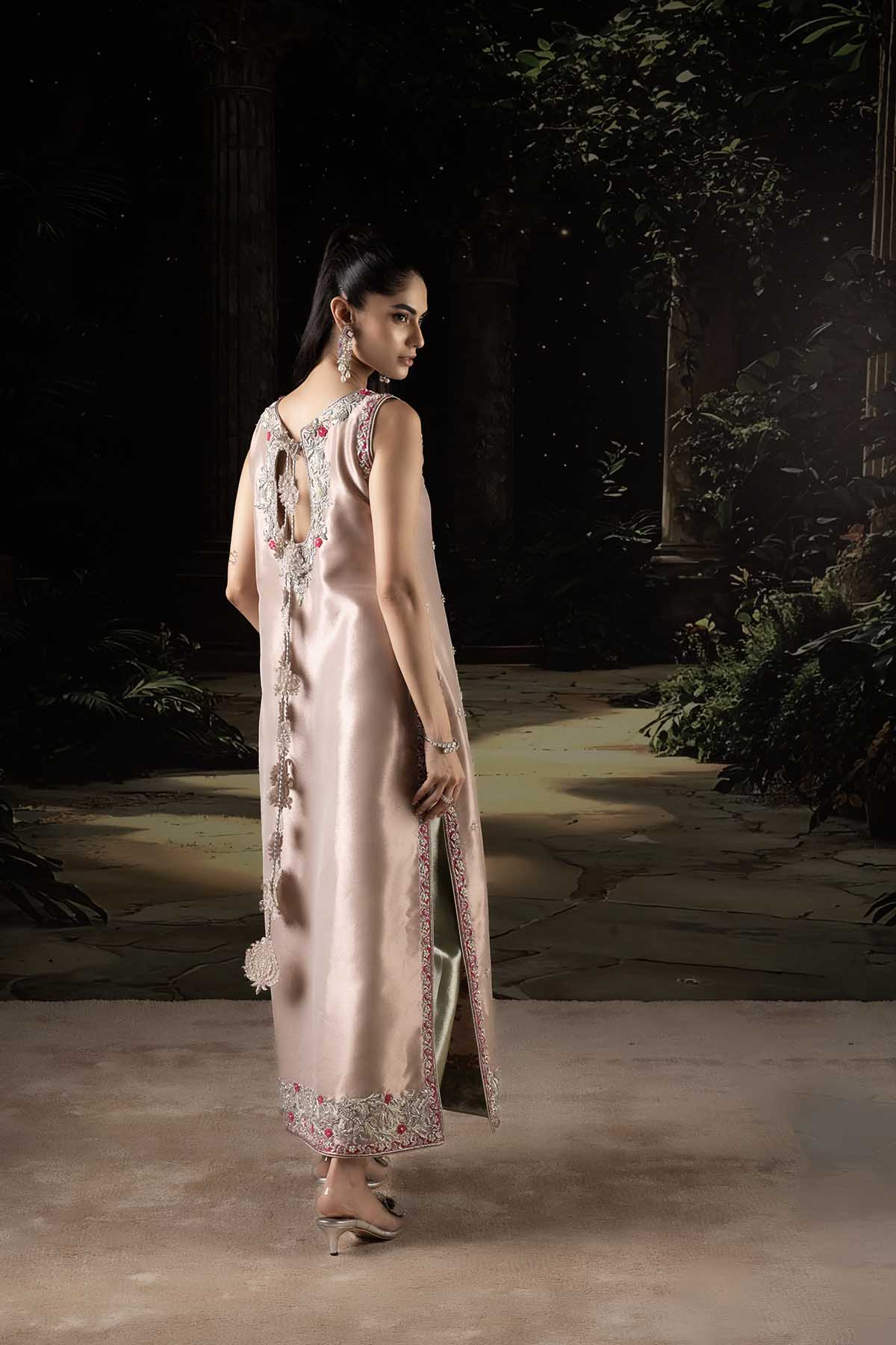 https://ayesha-somaya.com/wp-content/uploads/2025/09/DSC08172-copy.jpg
