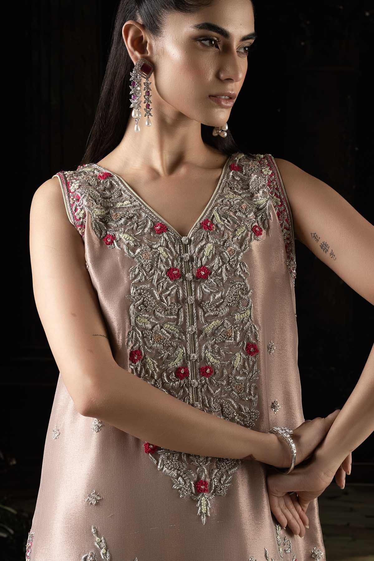https://ayesha-somaya.com/wp-content/uploads/2025/09/DSC08187-copy.jpg