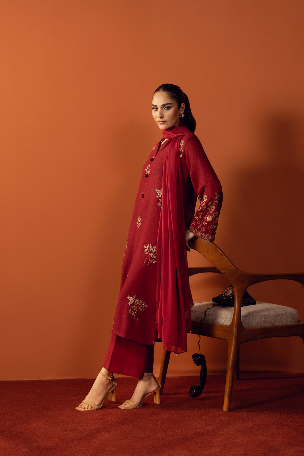 3 Piece Lawn Karandi Embroidered Suit (CP0567)
