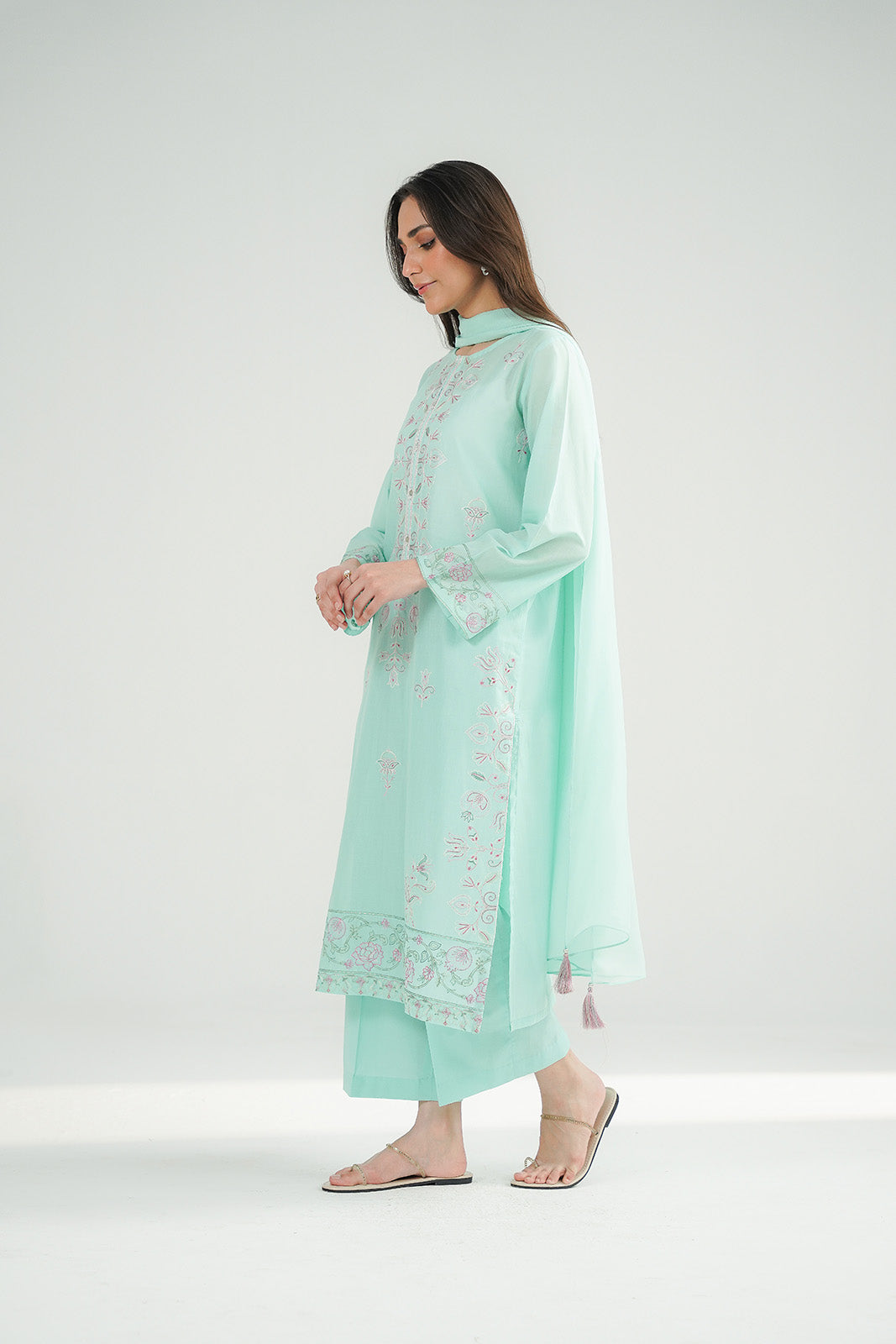 3 Piece Lawn Embroidered Suit (CS0473)