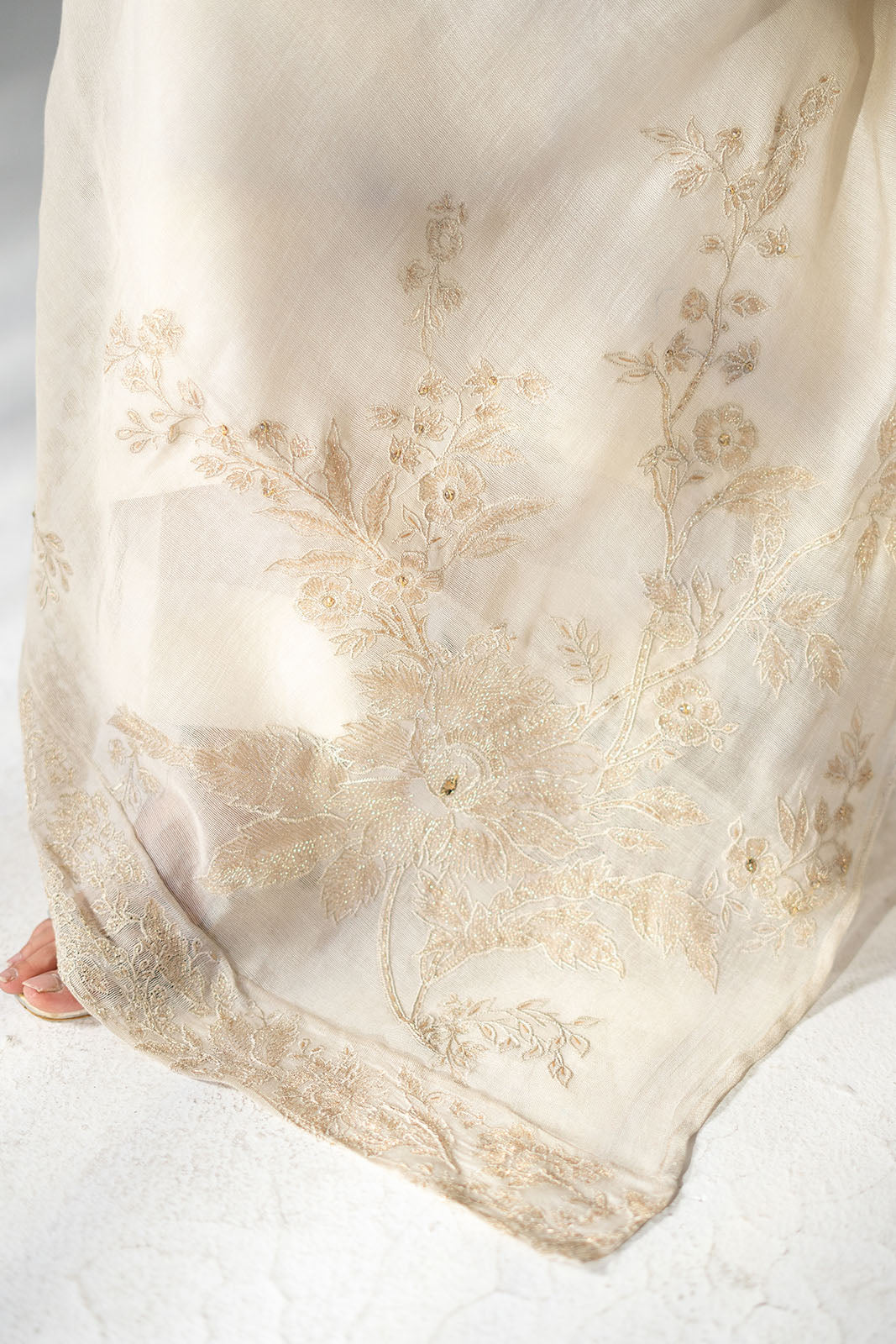 1 Piece Khaddi Net Embroidered Shawl (FH0030)