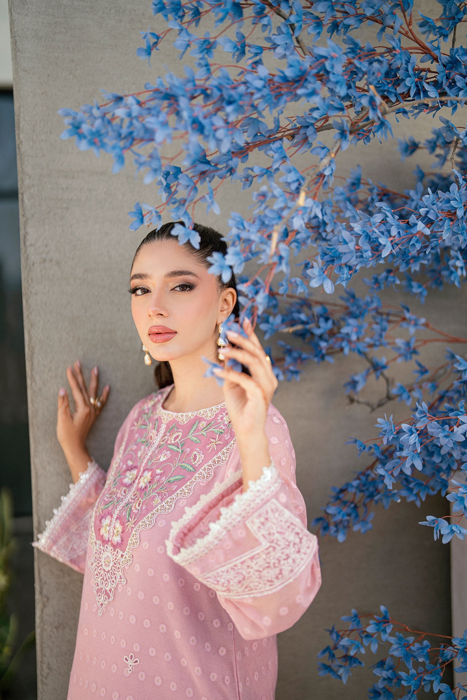 SS25DA-2702 LIGHT PINK 2PCS  EMBROIDERED KURTA WITH TROUSER