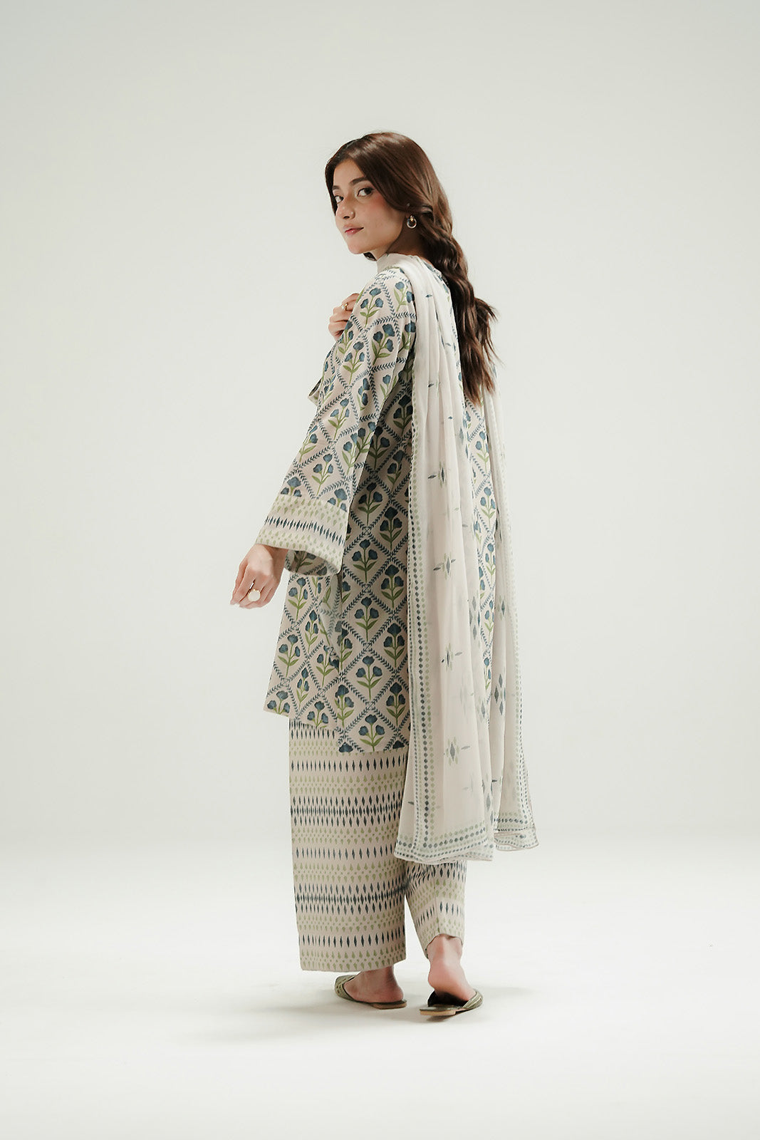 3 Piece Printed Lawn Karandi Printed Suit (CP0566)