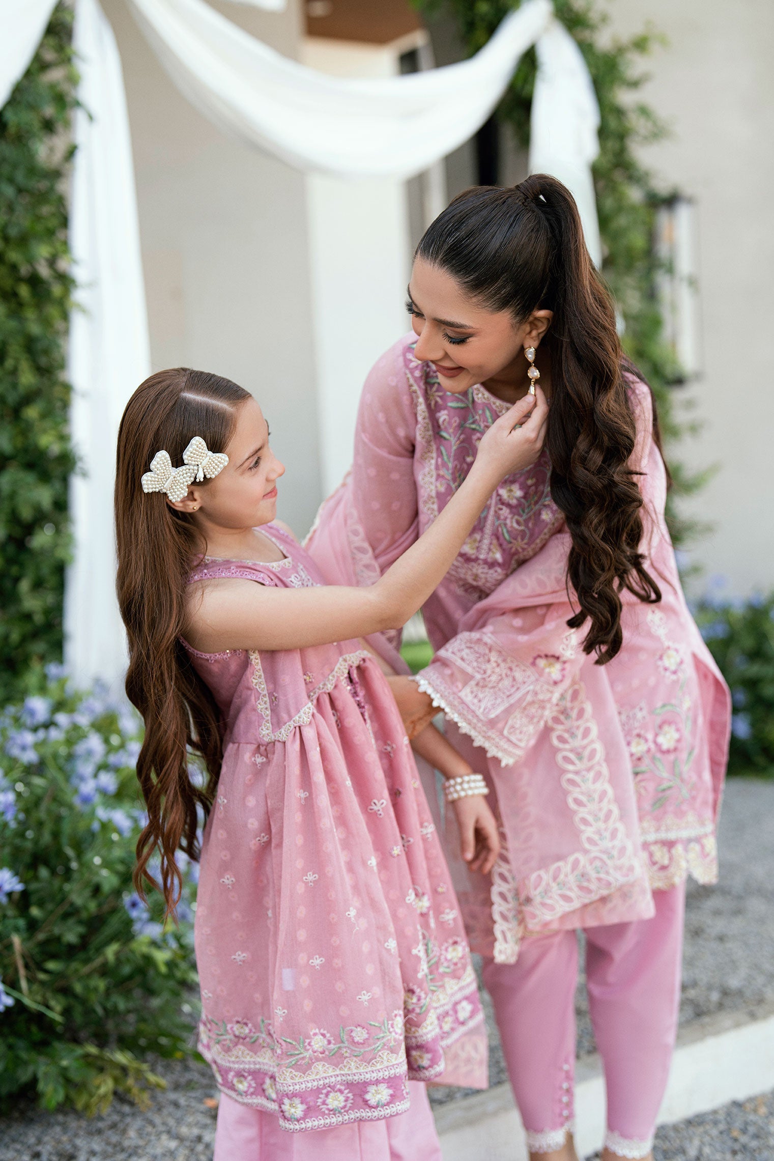 SS25DA-2702 LIGHT PINK 2PCS  EMBROIDERED KURTA WITH TROUSER