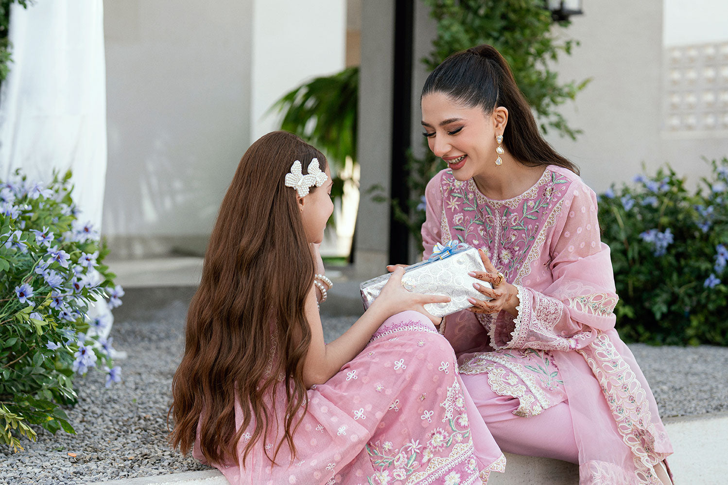 SS25DA-2702 LIGHT PINK 2PCS  EMBROIDERED KURTA WITH TROUSER