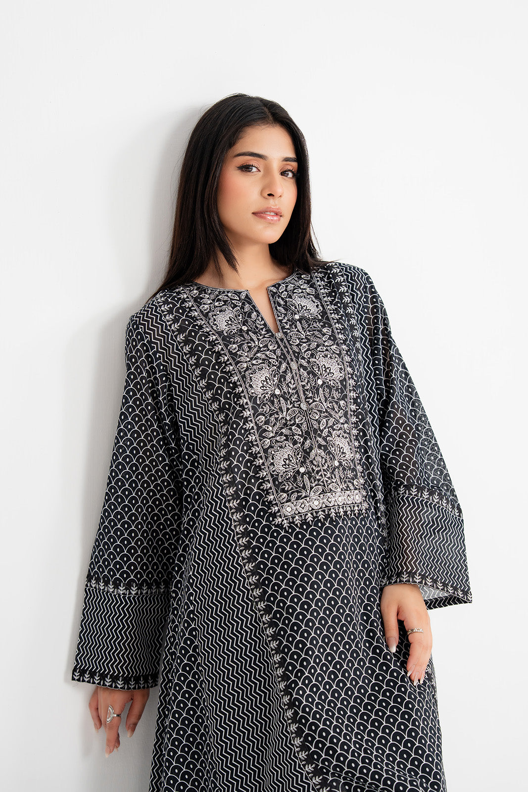 2 Piece Printed Lawn Embroidered Suit (CP0448)