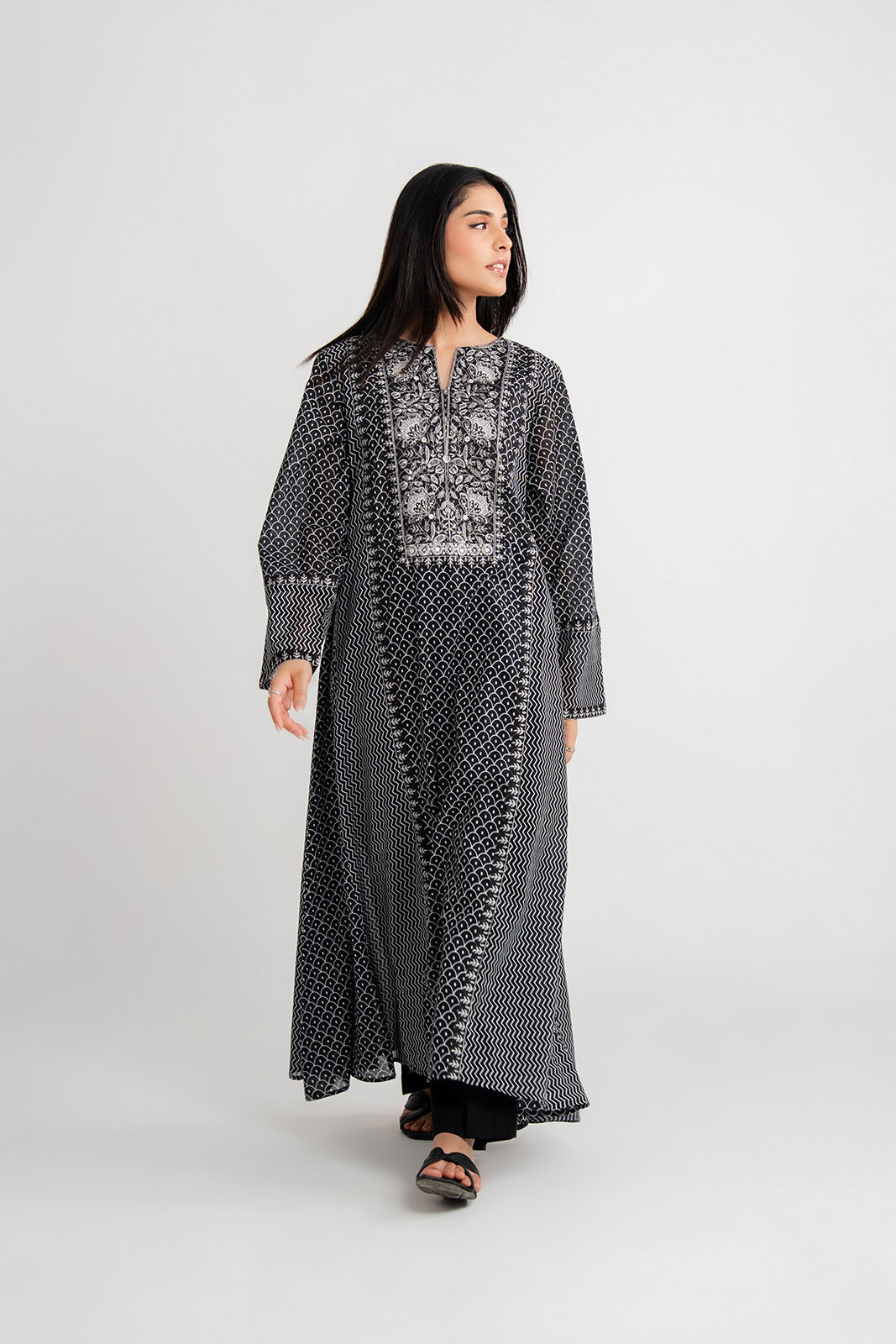 2 Piece Printed Lawn Embroidered Suit (CP0448)