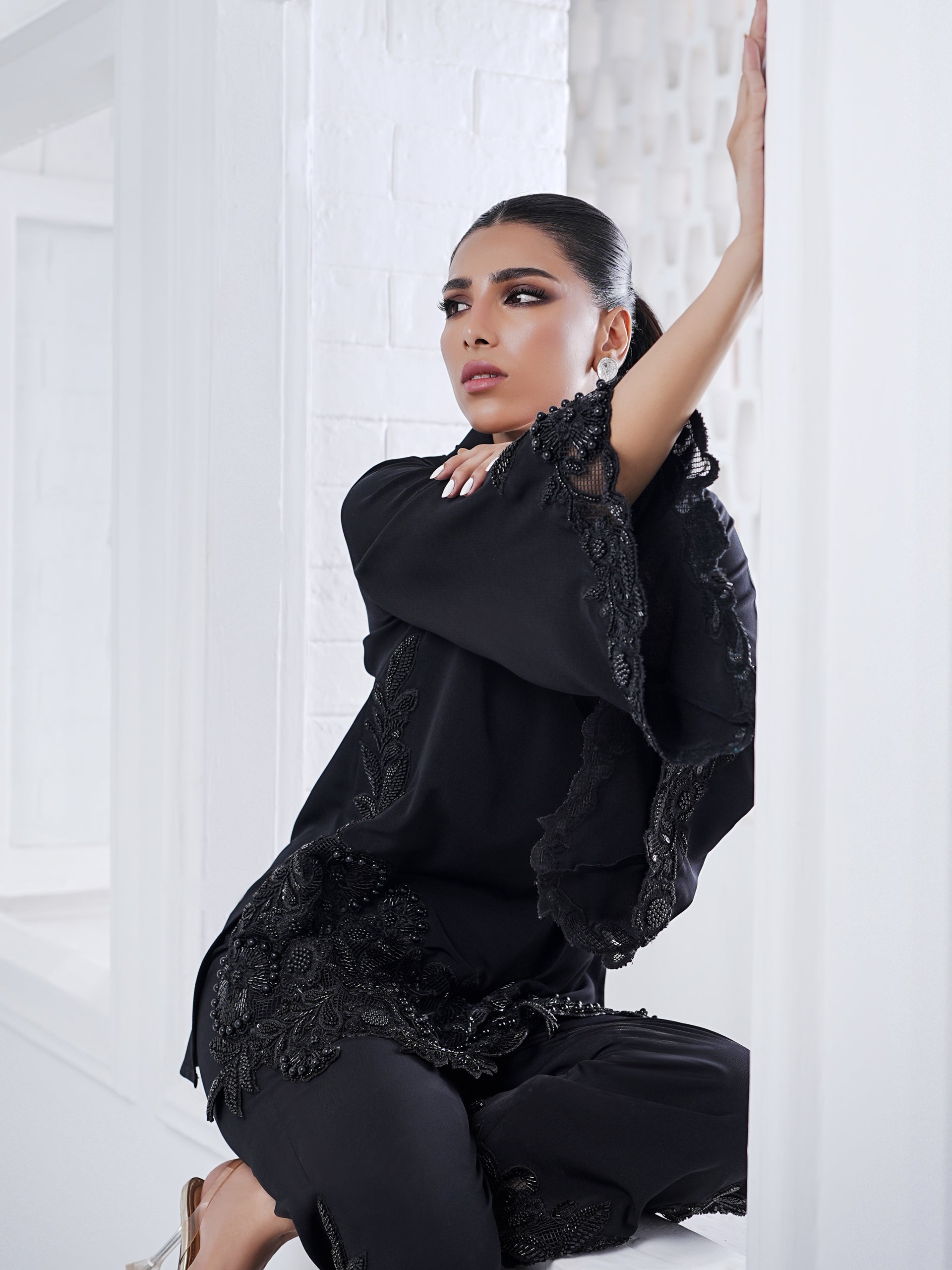 Alvena - Black