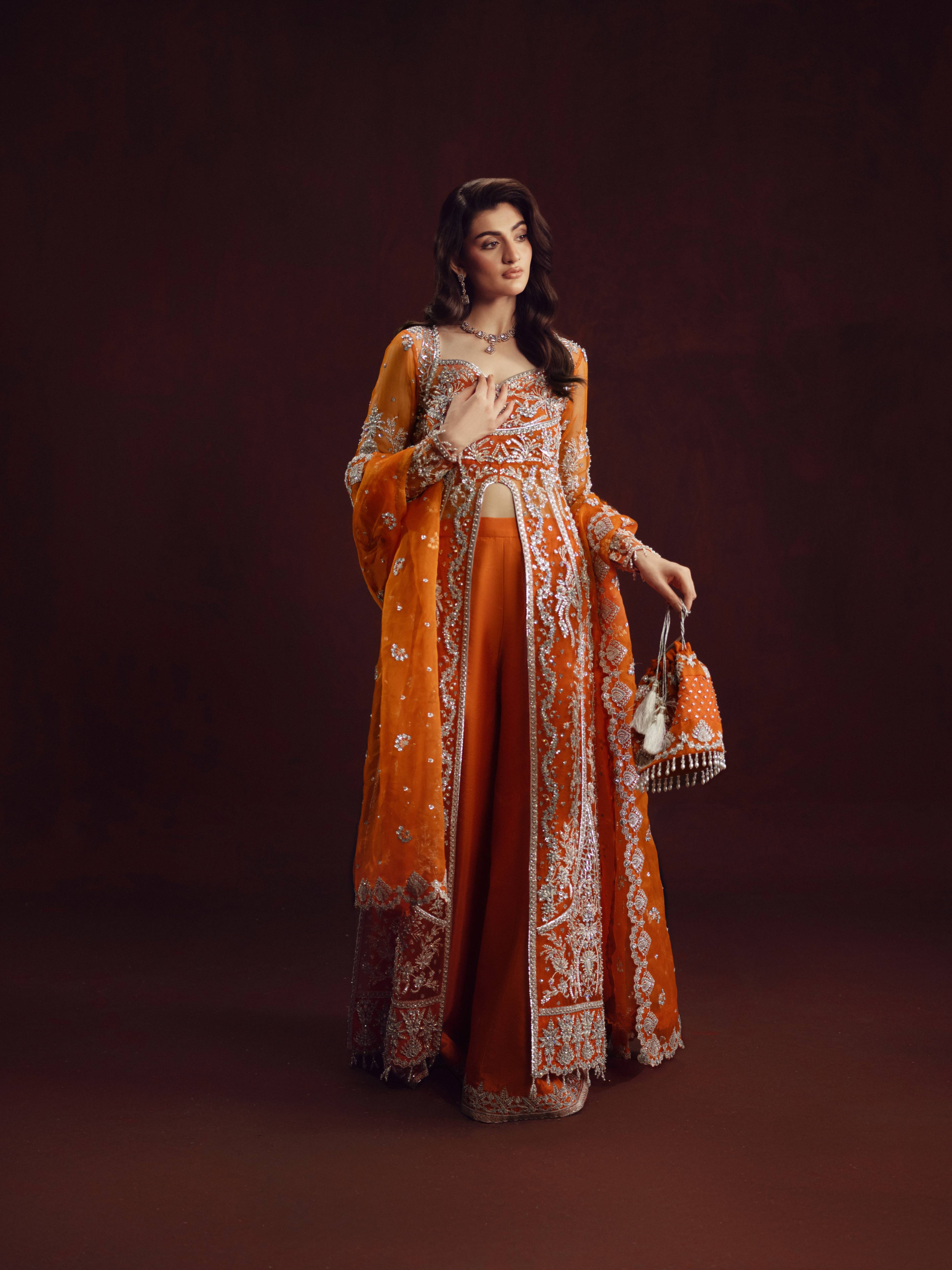 R5  Noor-e-Naar