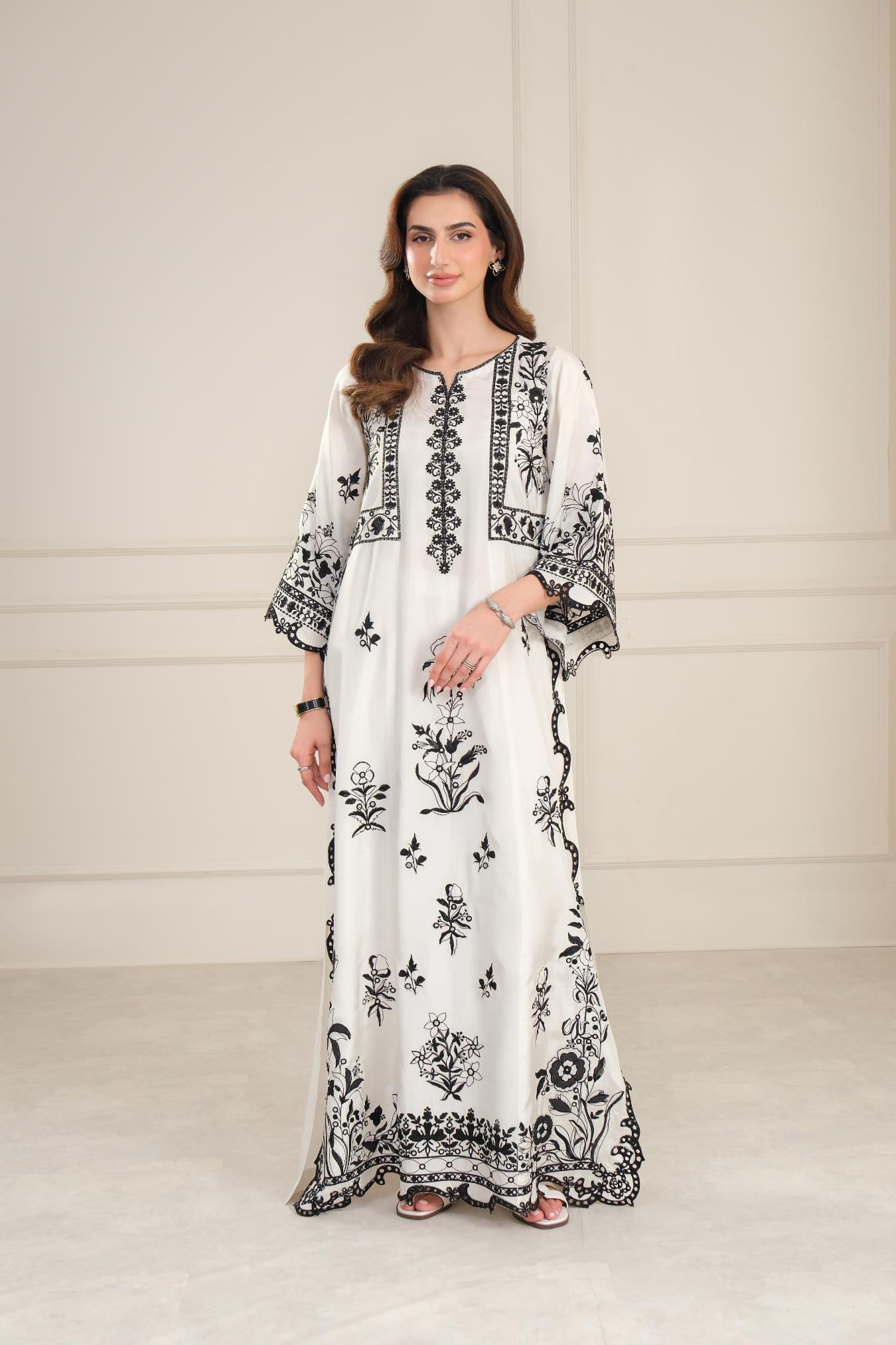 D5 - White Kaftan