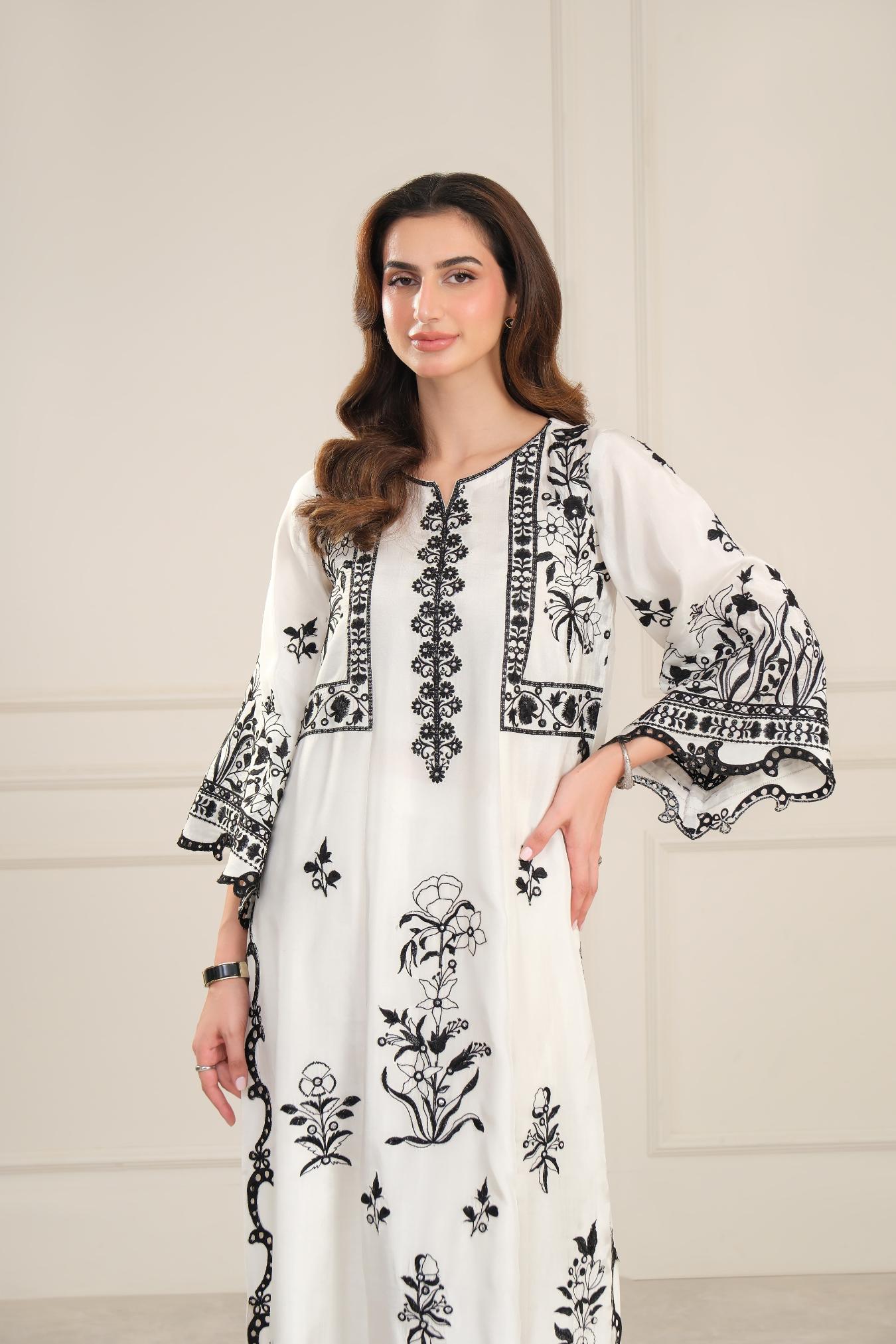D5 - White Kaftan