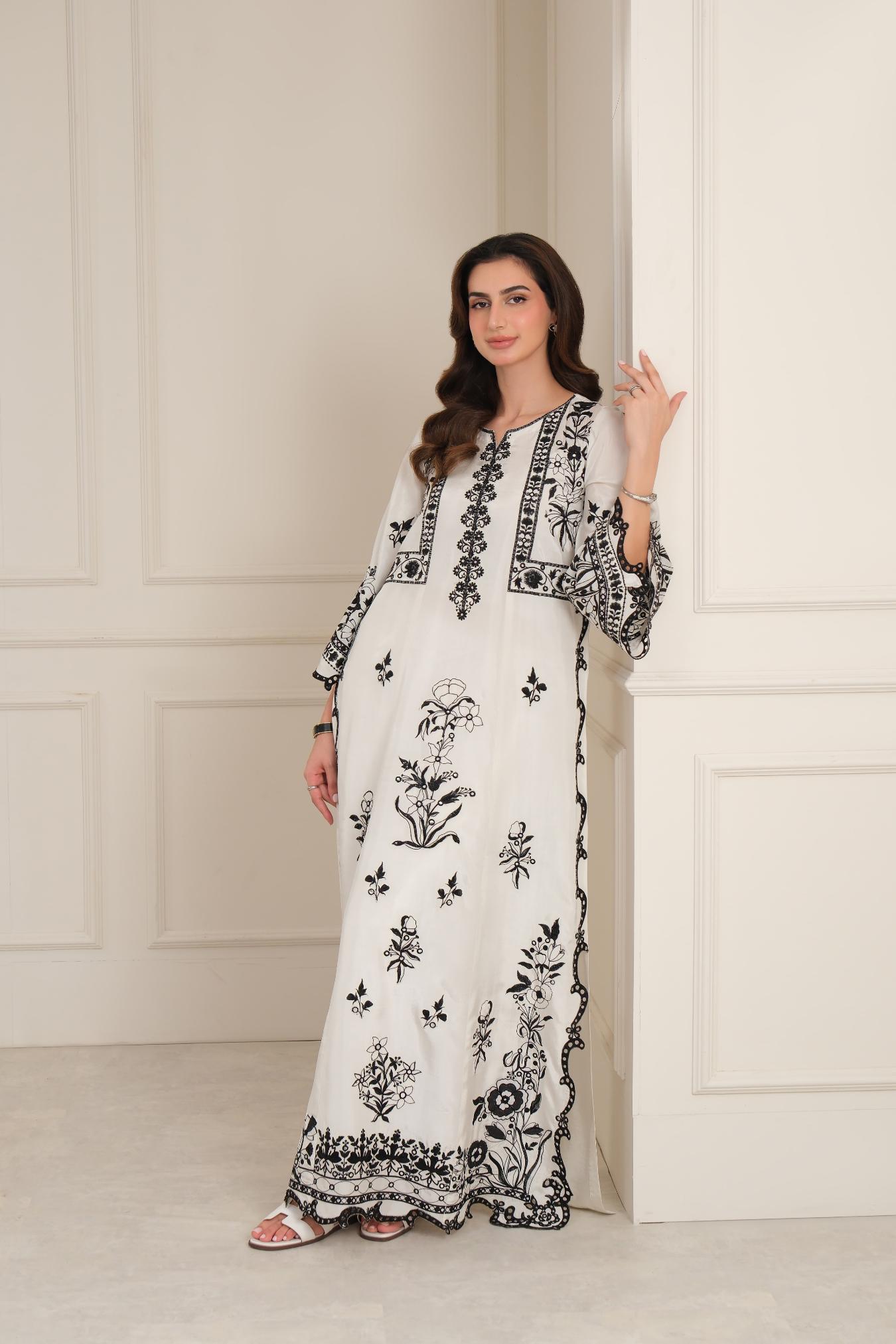 D5 - White Kaftan