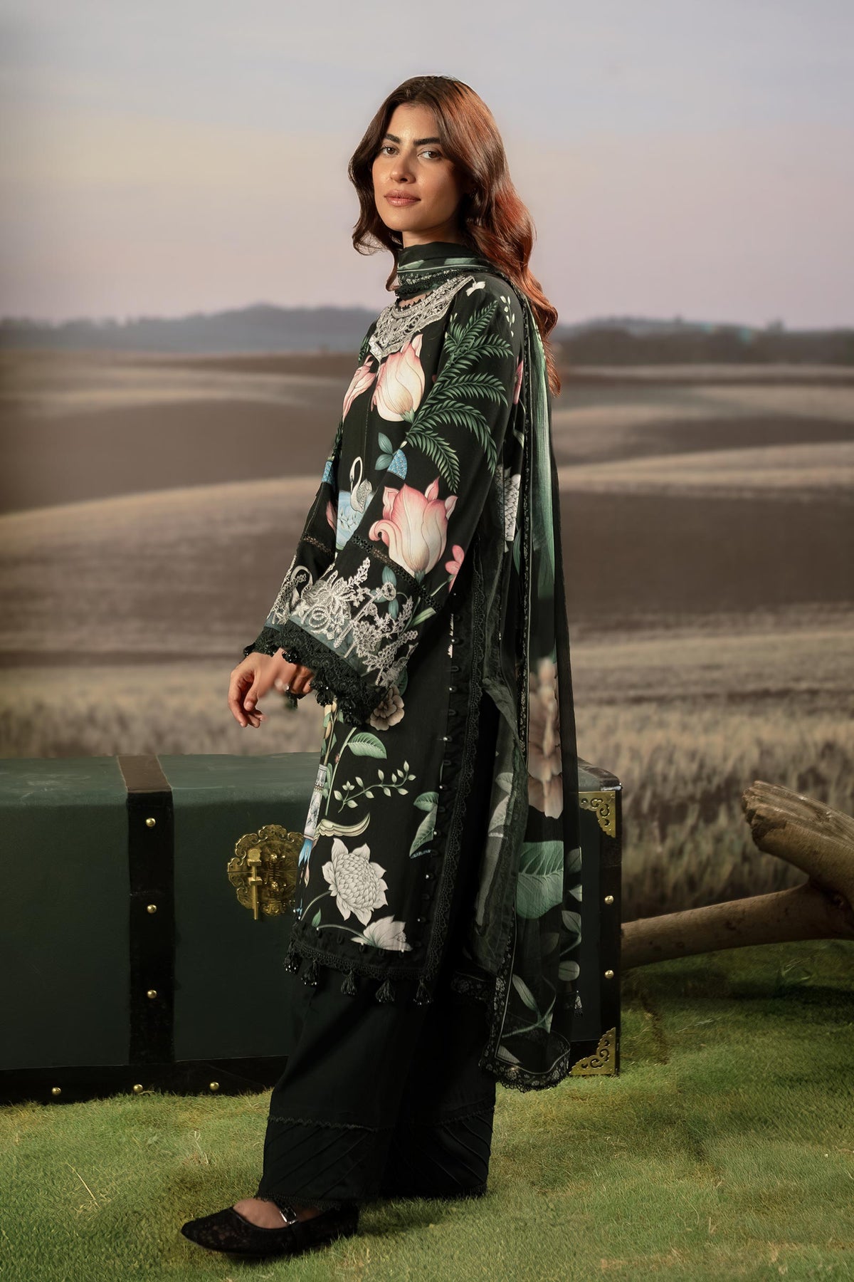 3 Pc Unstitched Embroidered Arabic Lawn Suit | MB-PFUS25-04A