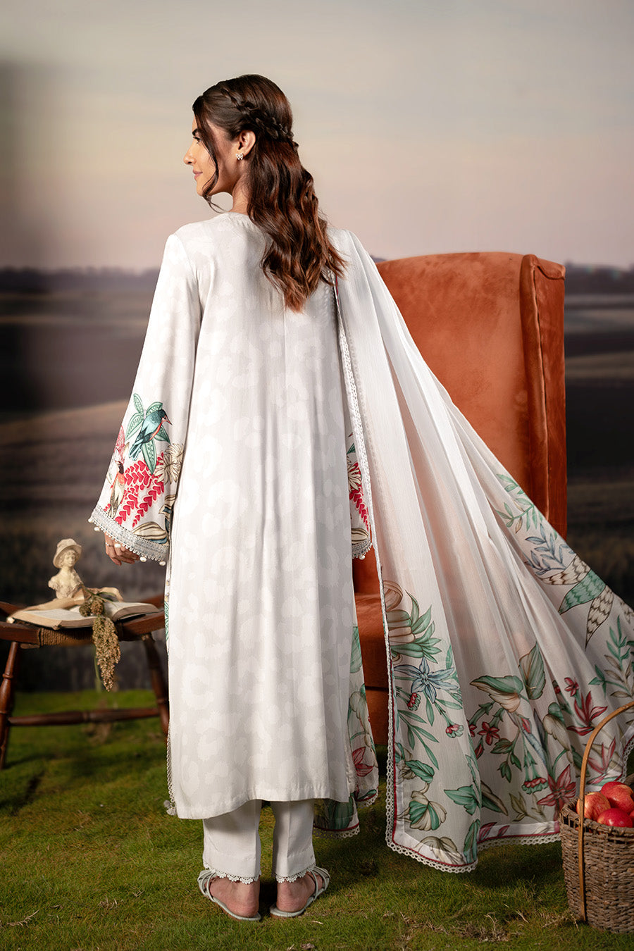 3 Pc Unstitched Embroidered Arabic Lawn Suit | MB-PFUS25-05A