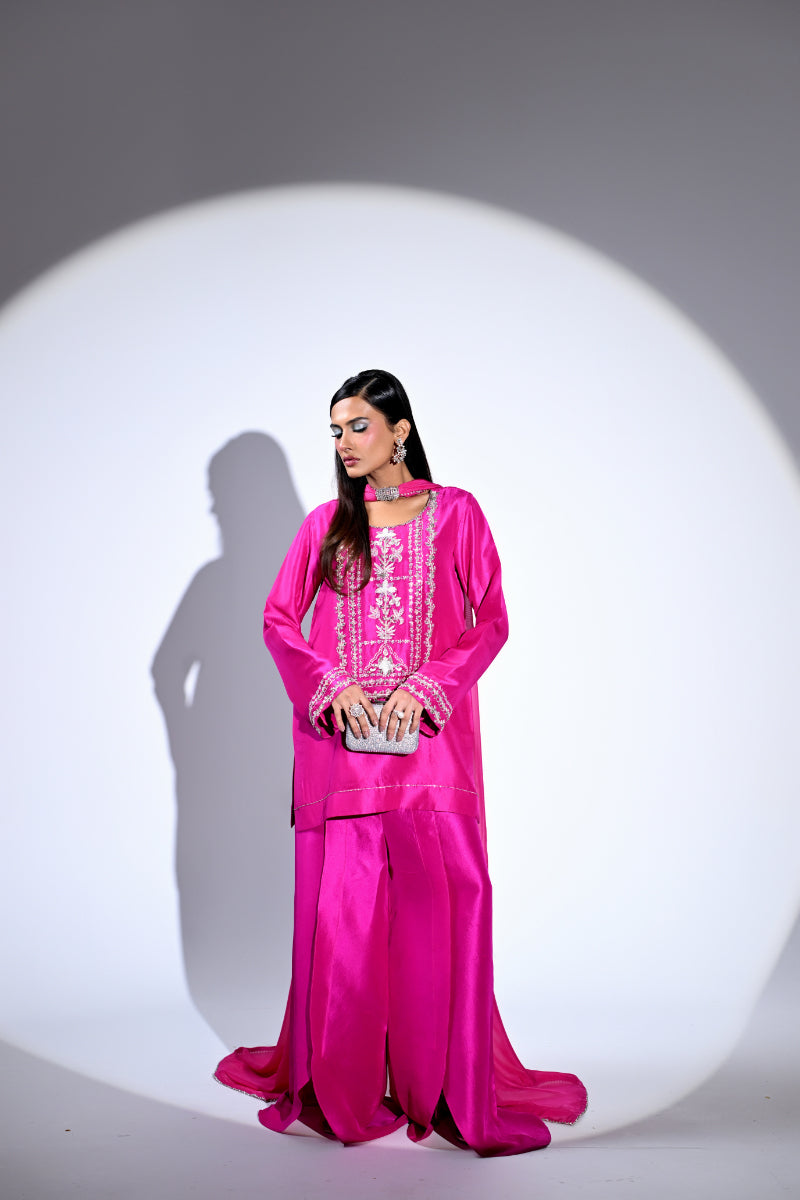 Huma Mistry – Fuchsia Flame Style