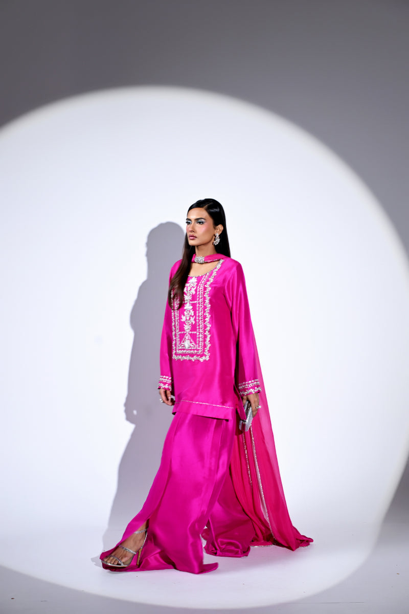 Huma Mistry – Fuchsia Flame Style