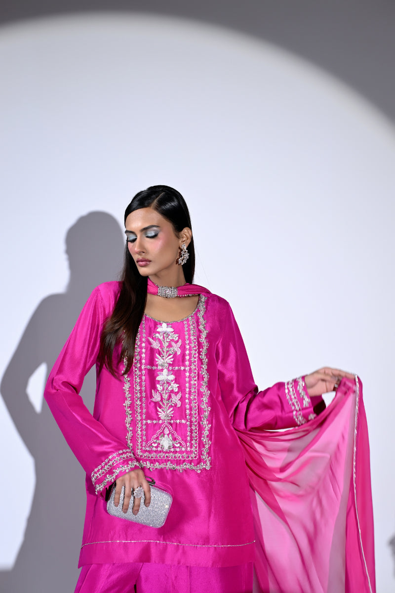 Huma Mistry – Fuchsia Flame Style