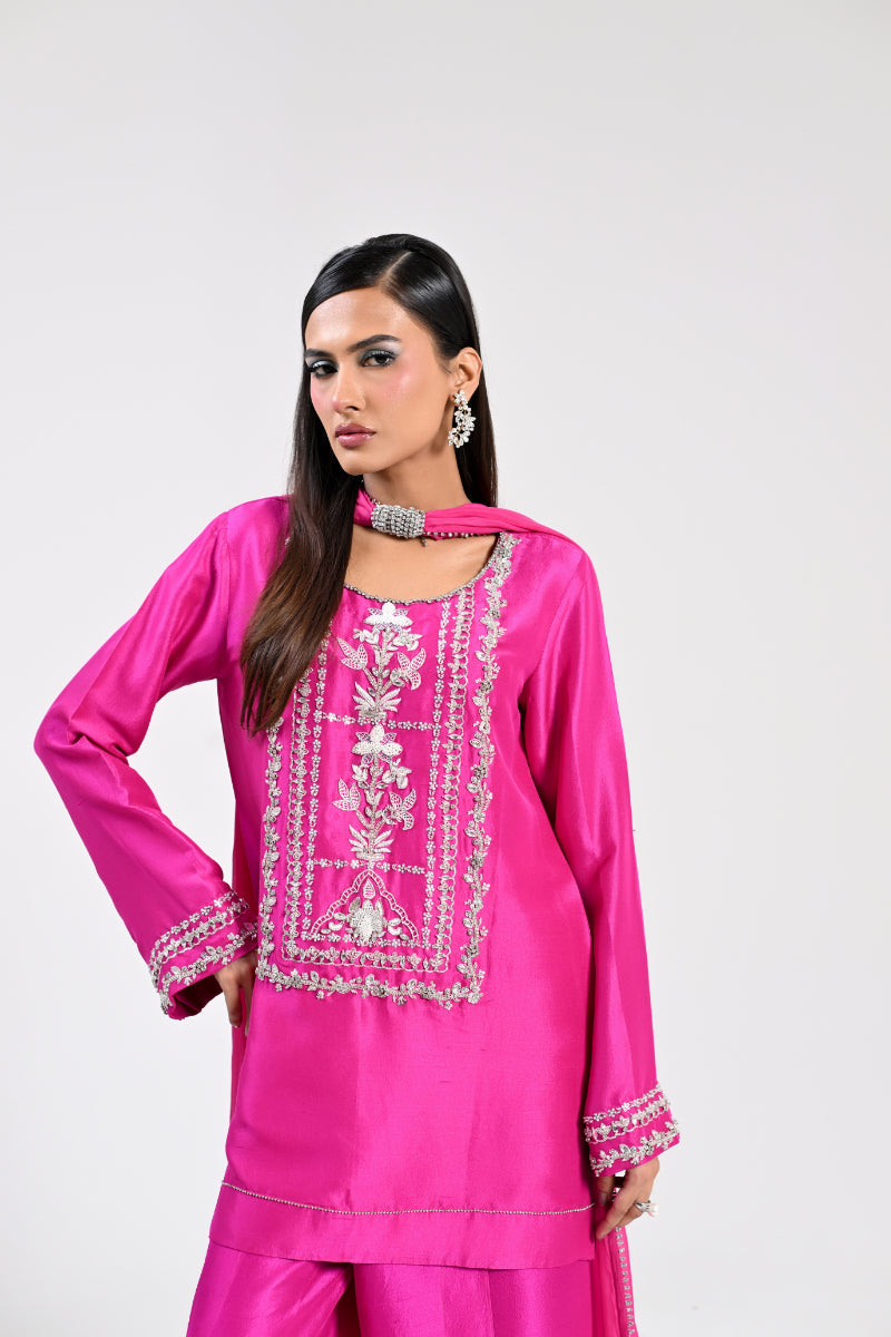 Huma Mistry – Fuchsia Flame Style