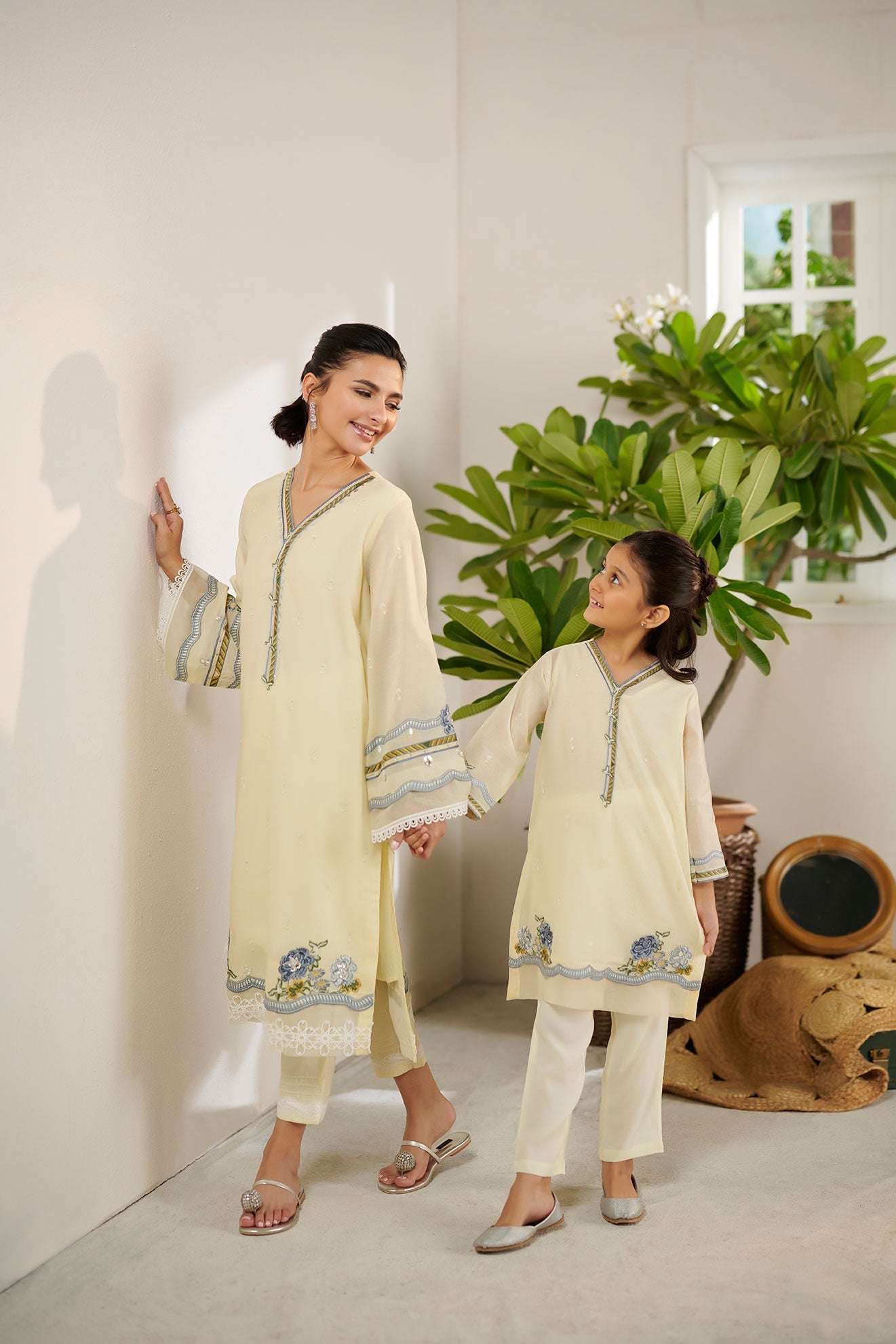 https://cdn.shopify.com/s/files/1/0587/3080/7460/products/DSC_2124.jpg?v=1736415383